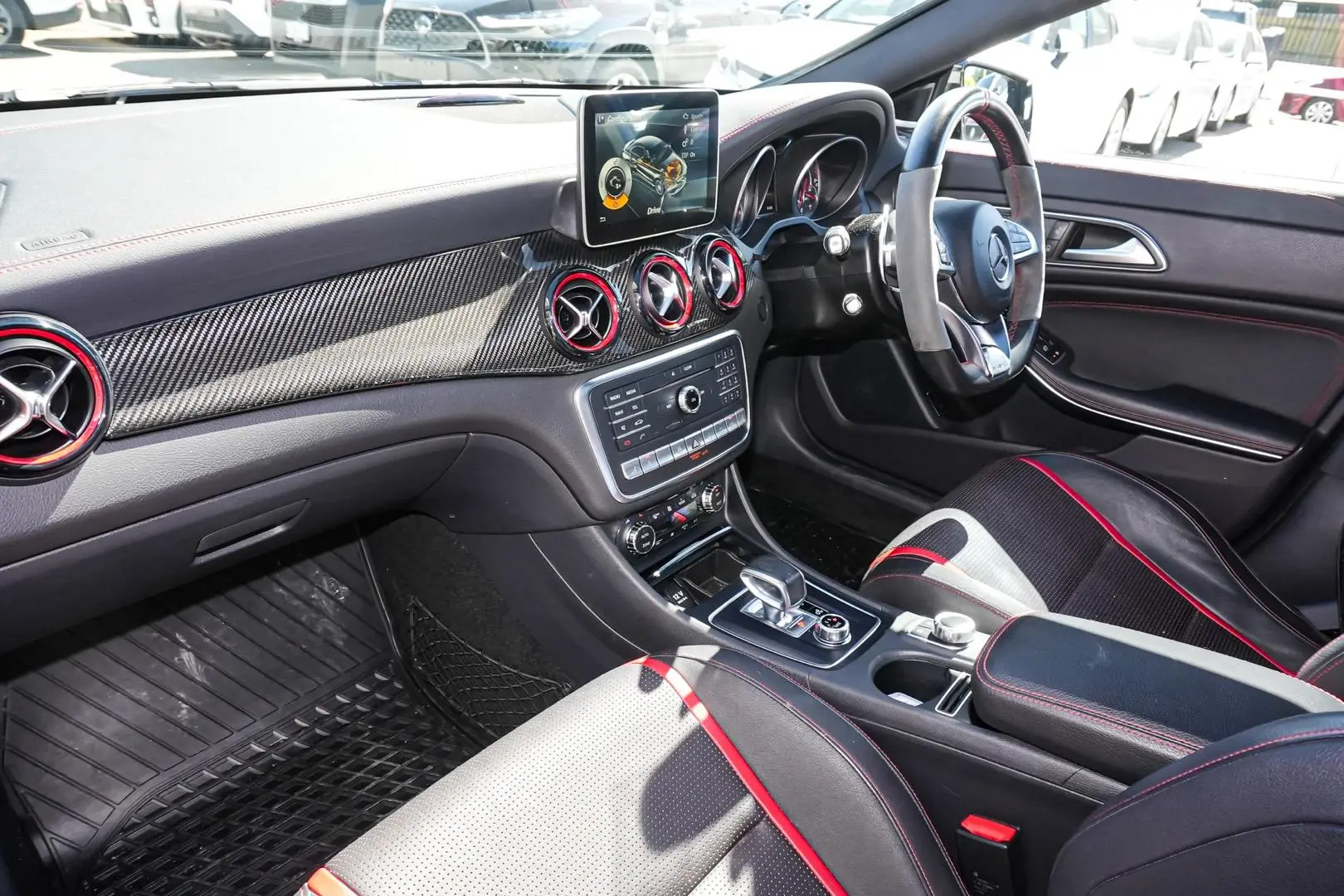 2016 Mercedes-Benz CLA-Class Gallery Image 10