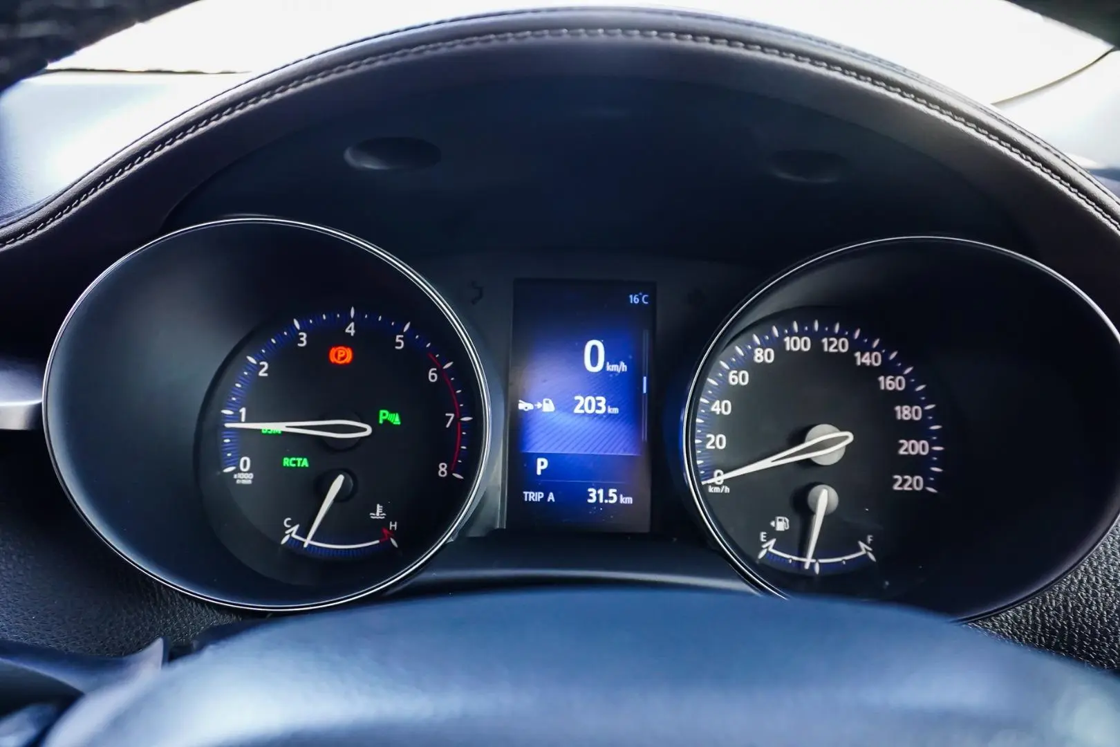 2017 Toyota C-HR Gallery Image 19