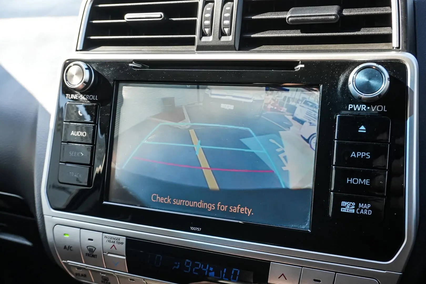 2018 Toyota Landcruiser Prado Gallery Image 21