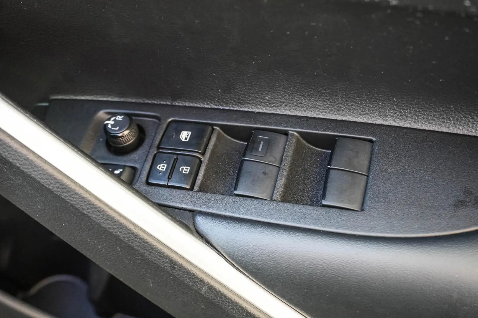 2023 Toyota Corolla Cross Gallery Image 16