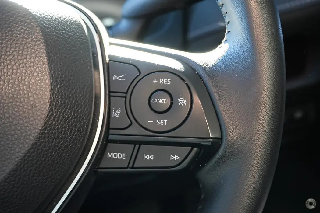 2025 Toyota RAV4 Gallery Image 21