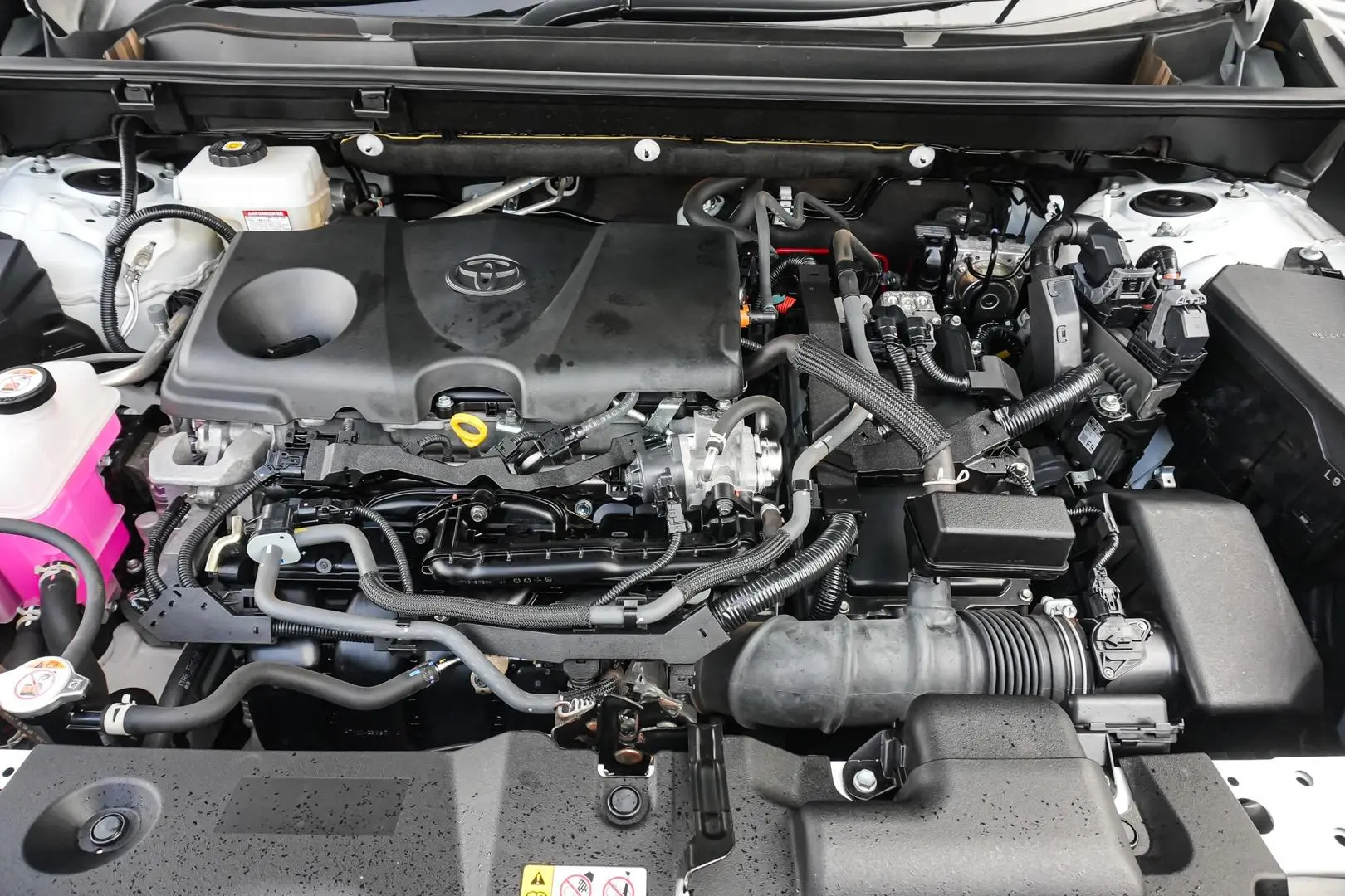 2022 Toyota RAV4 Gallery Image 24