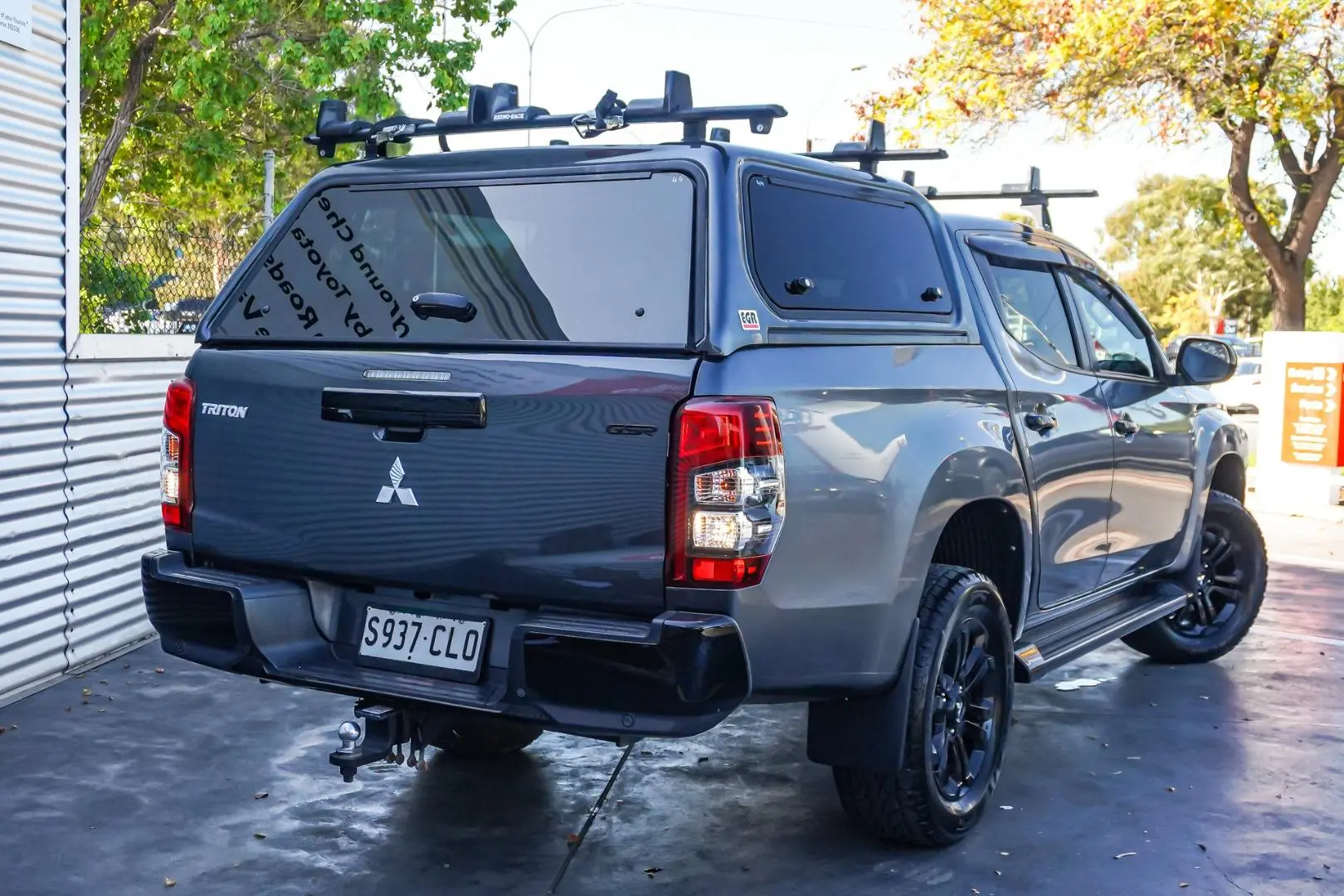 2021 Mitsubishi Triton Gallery Image 3