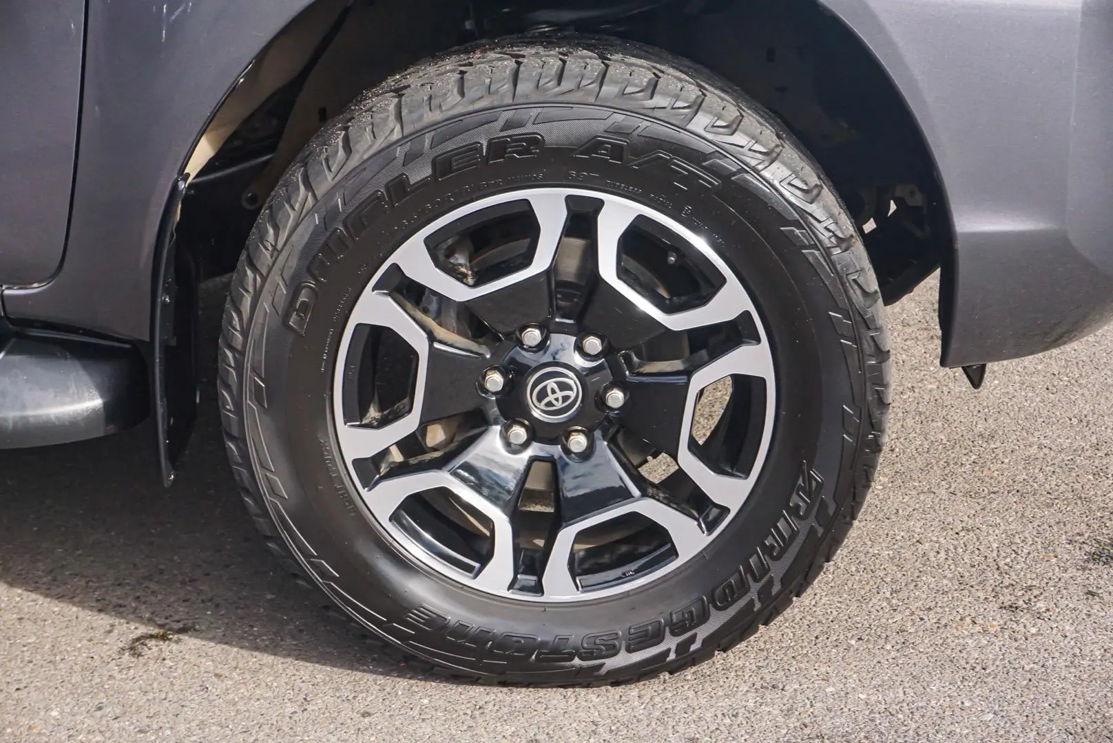 2022 Toyota Hilux Gallery Image 13