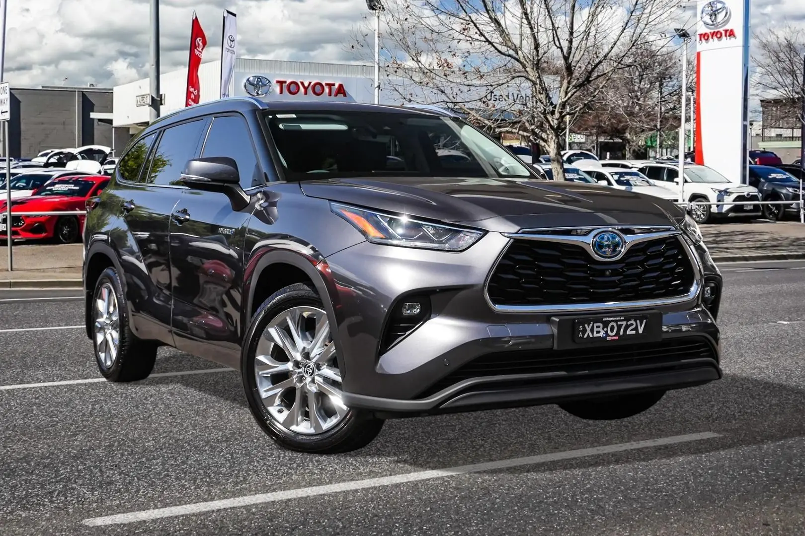 2021 Toyota Kluger Gallery Image 1