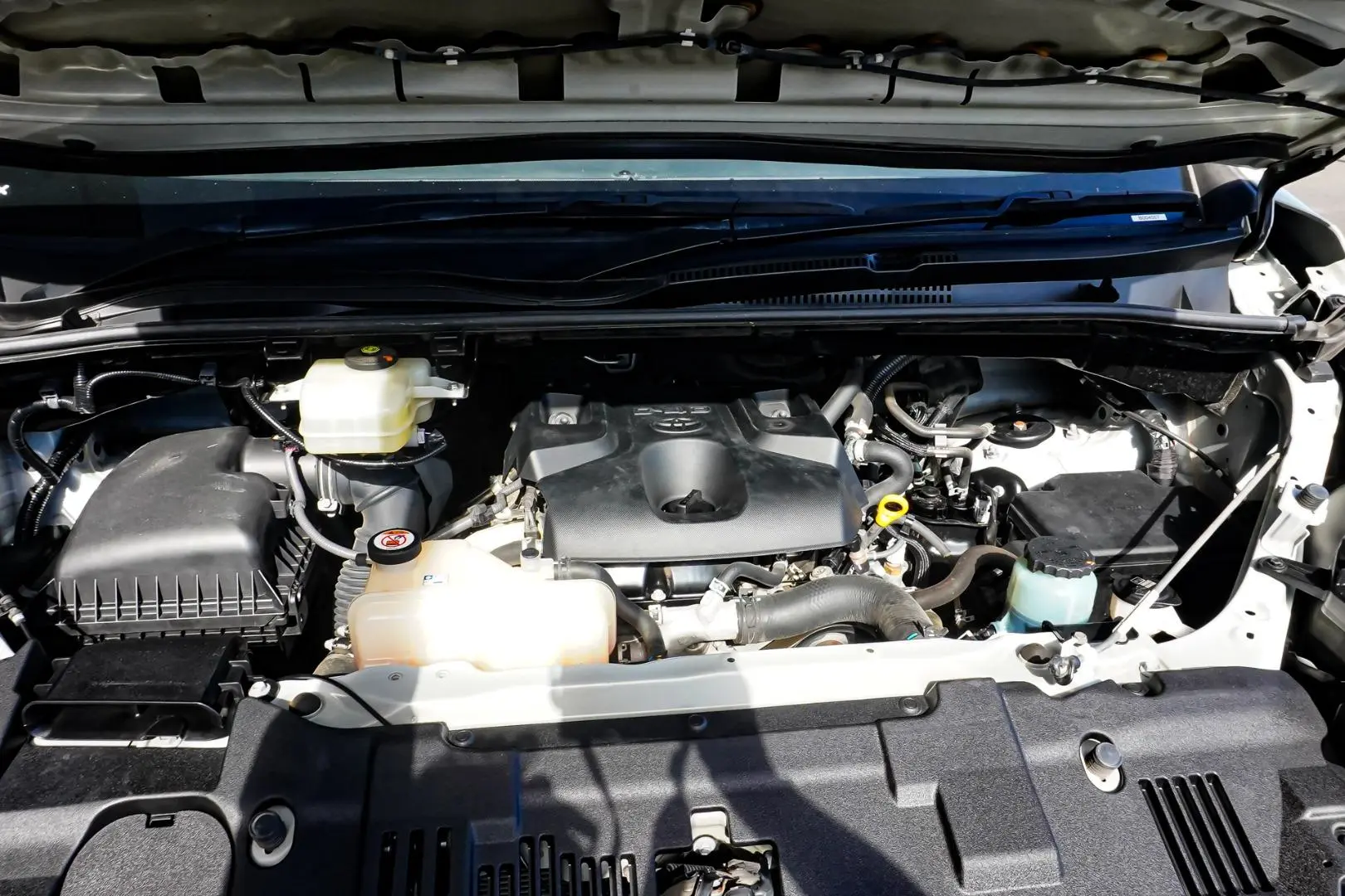 2020 Toyota Hiace Gallery Image 22