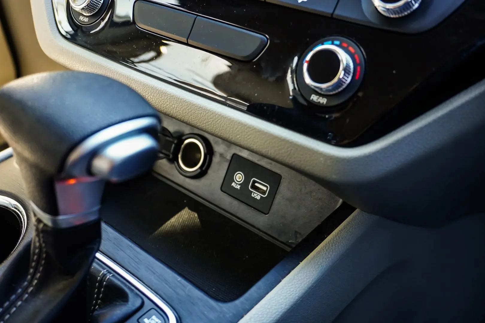 2020 Kia Carnival Gallery Image 24