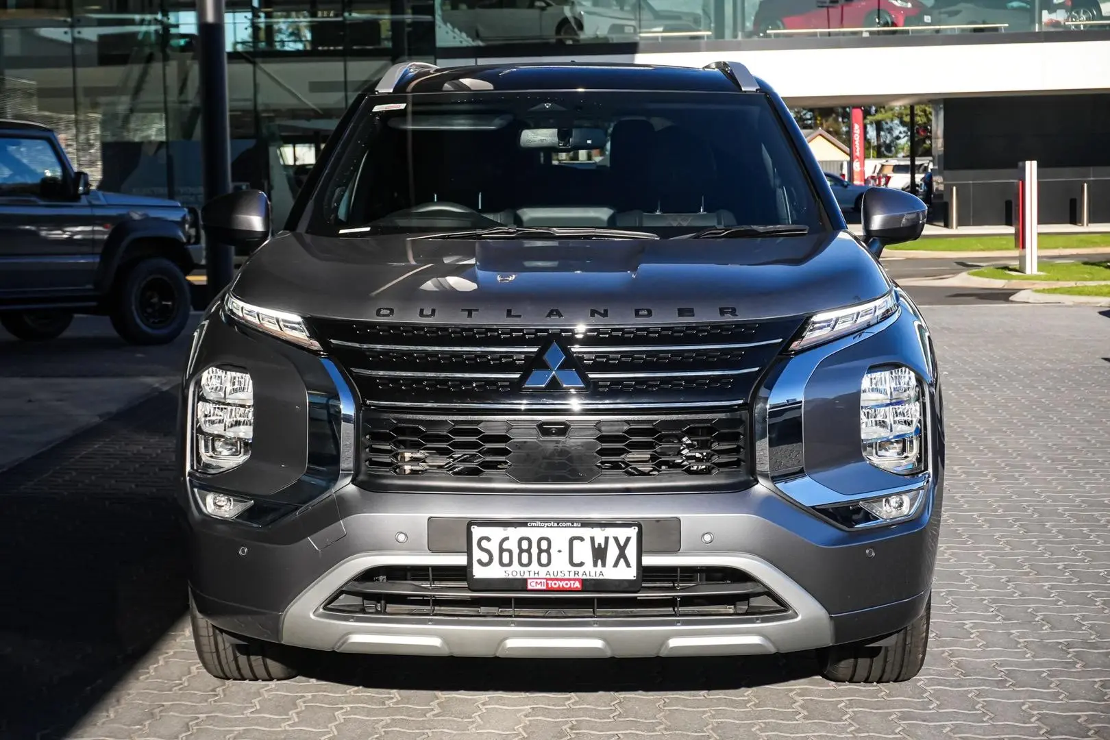 2023 Mitsubishi Outlander Gallery Image 5