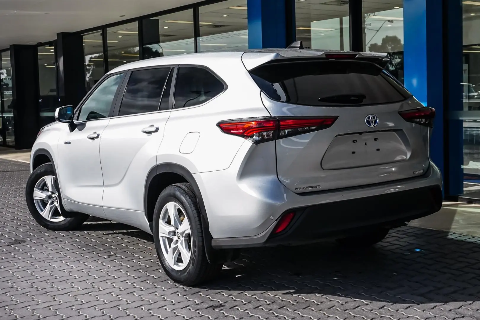 2023 Toyota Kluger Gallery Image 3
