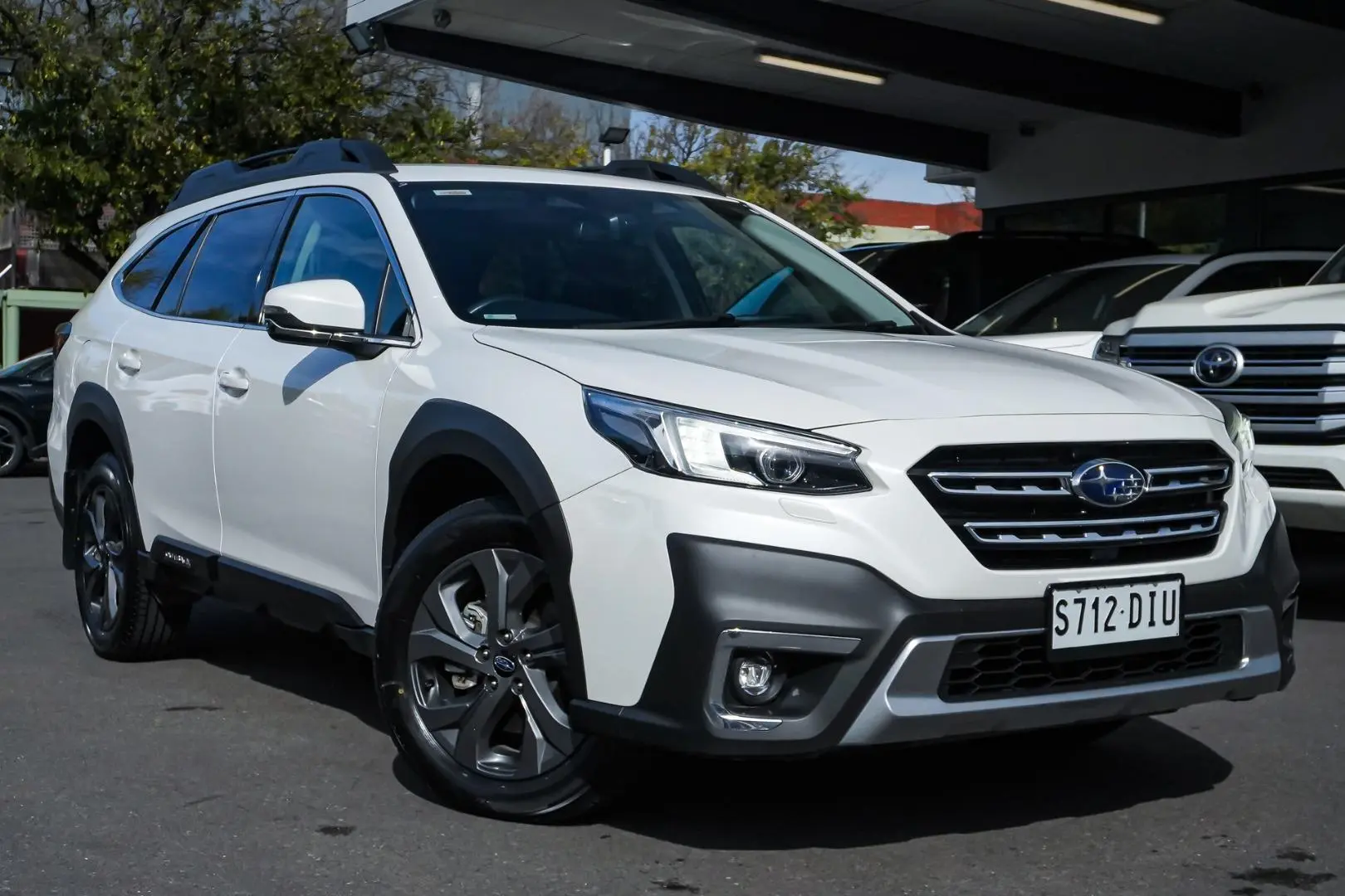 2022 Subaru Outback Gallery Image 2