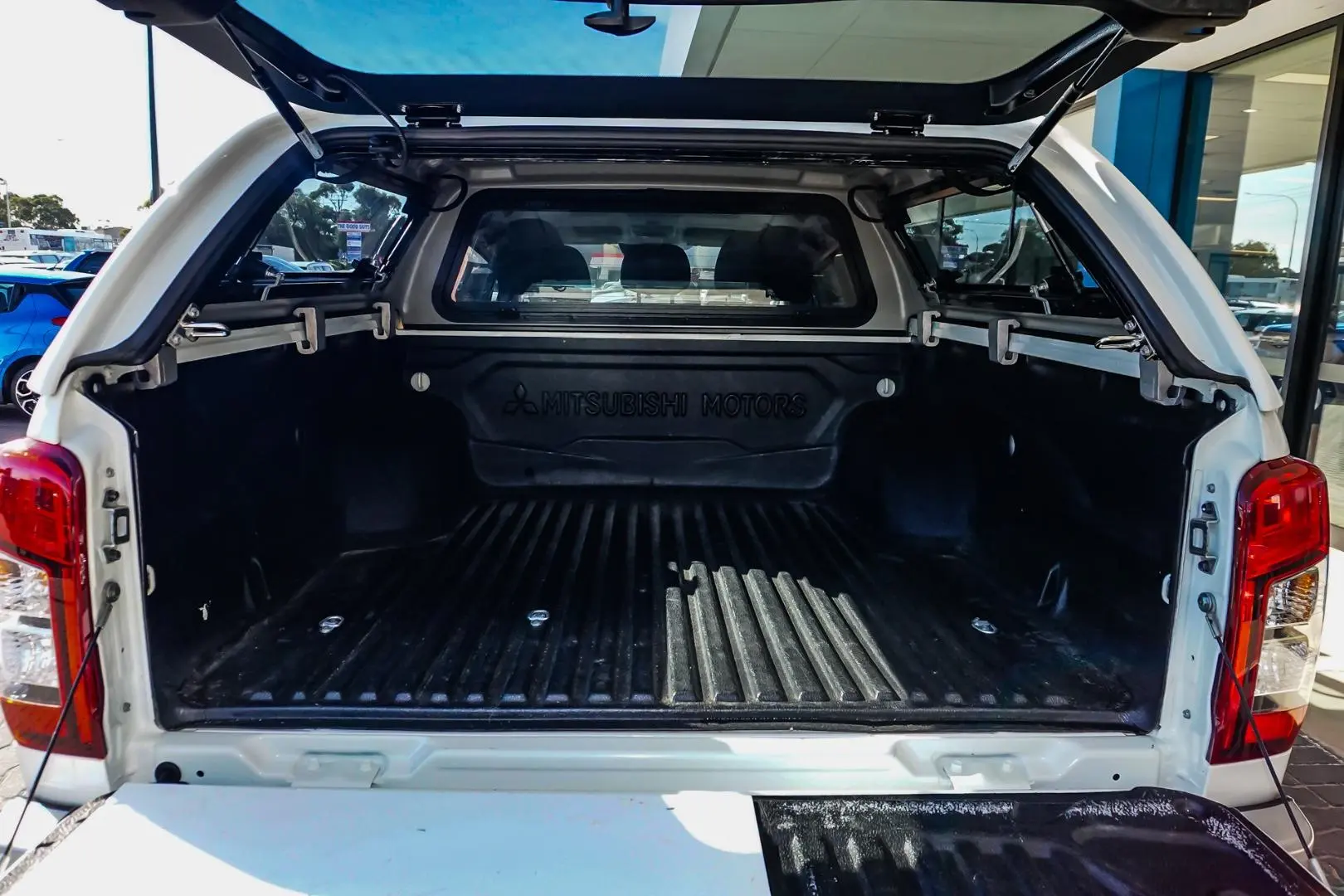 2023 Mitsubishi Triton Gallery Image 11