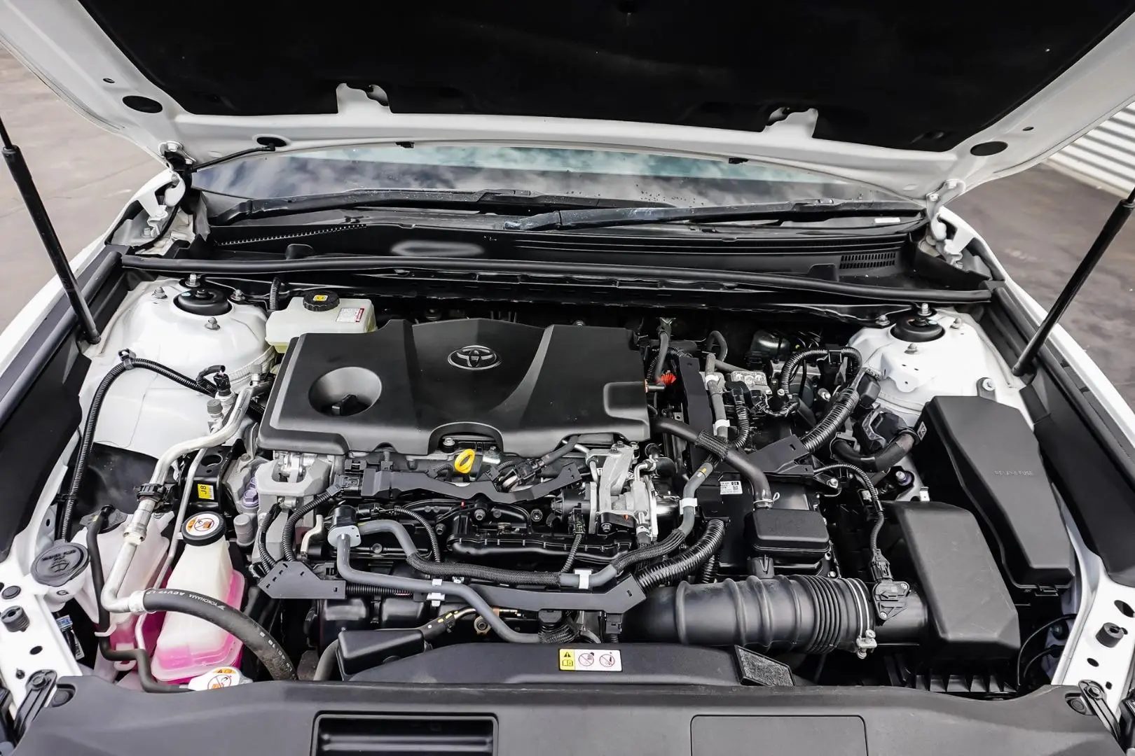 2019 Toyota Camry Gallery Image 24