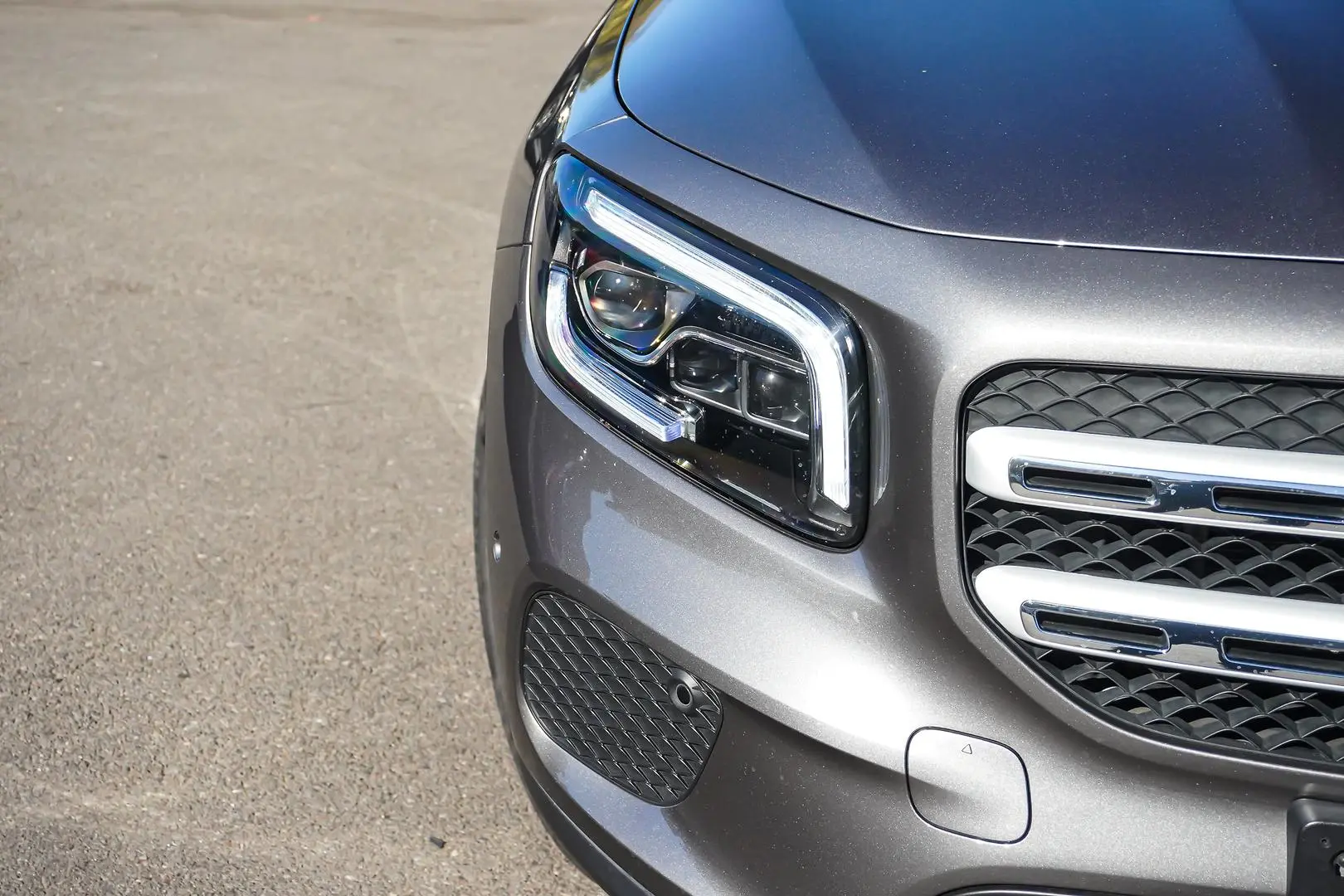 2021 Mercedes-Benz GLB-Class Gallery Image 12