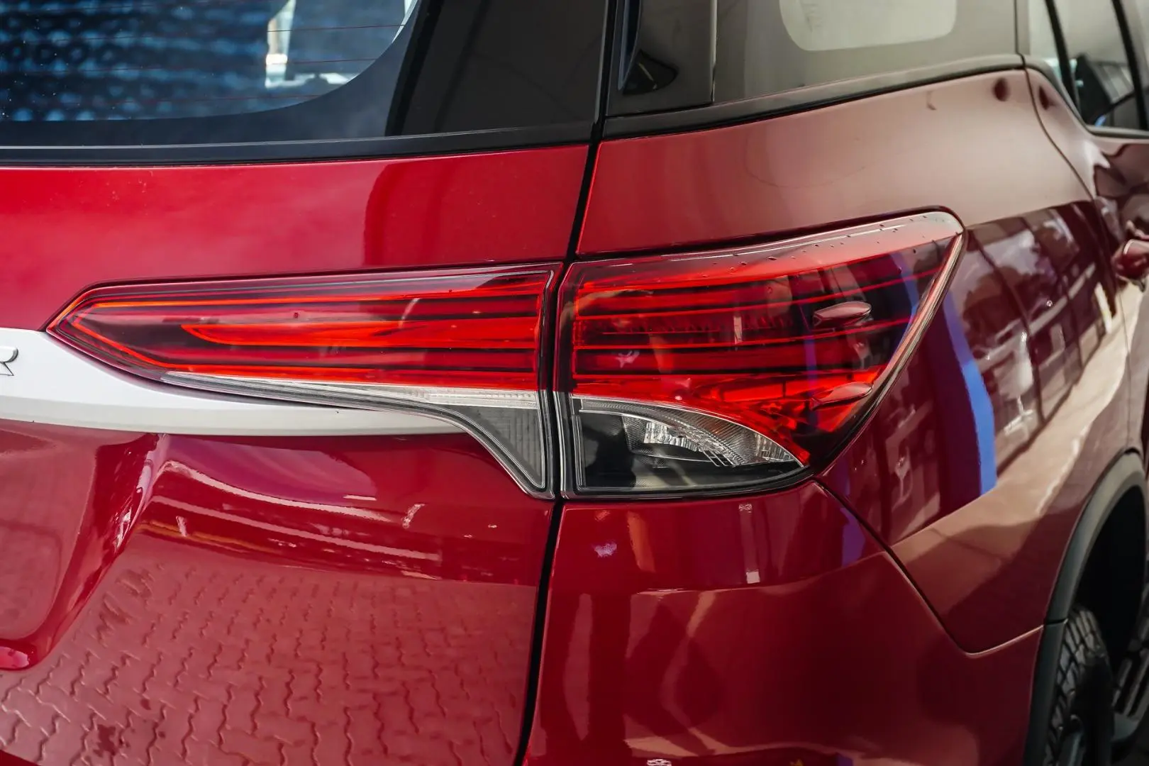 2022 Toyota Fortuner Gallery Image 14