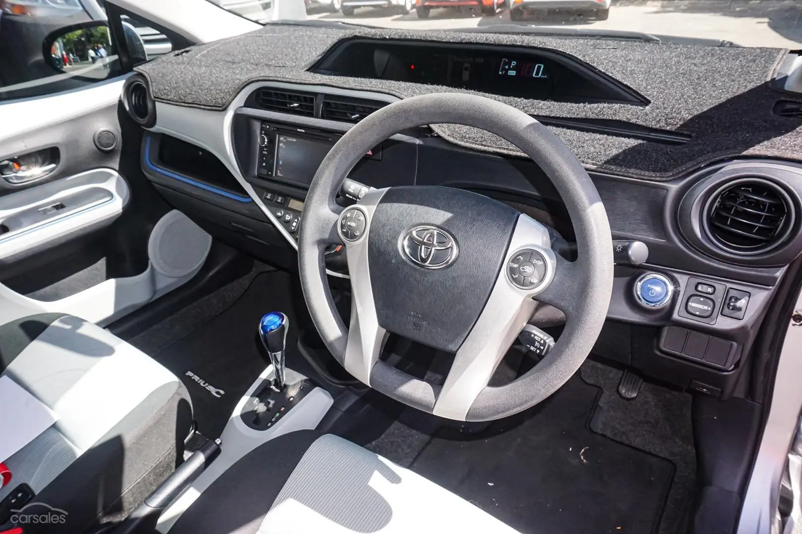 2014 Toyota Prius C Image 7