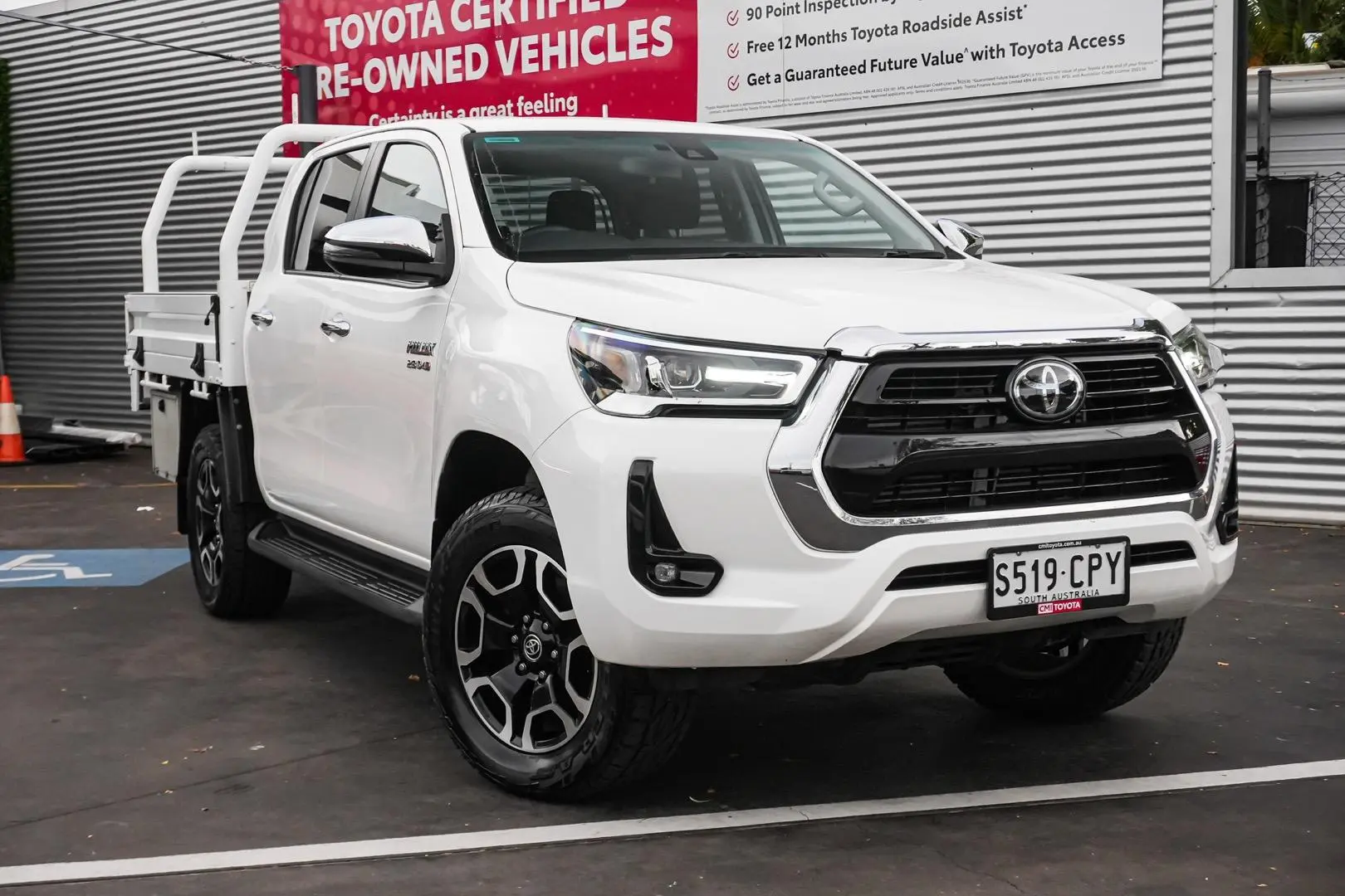 2022 Toyota Hilux Gallery Image 2