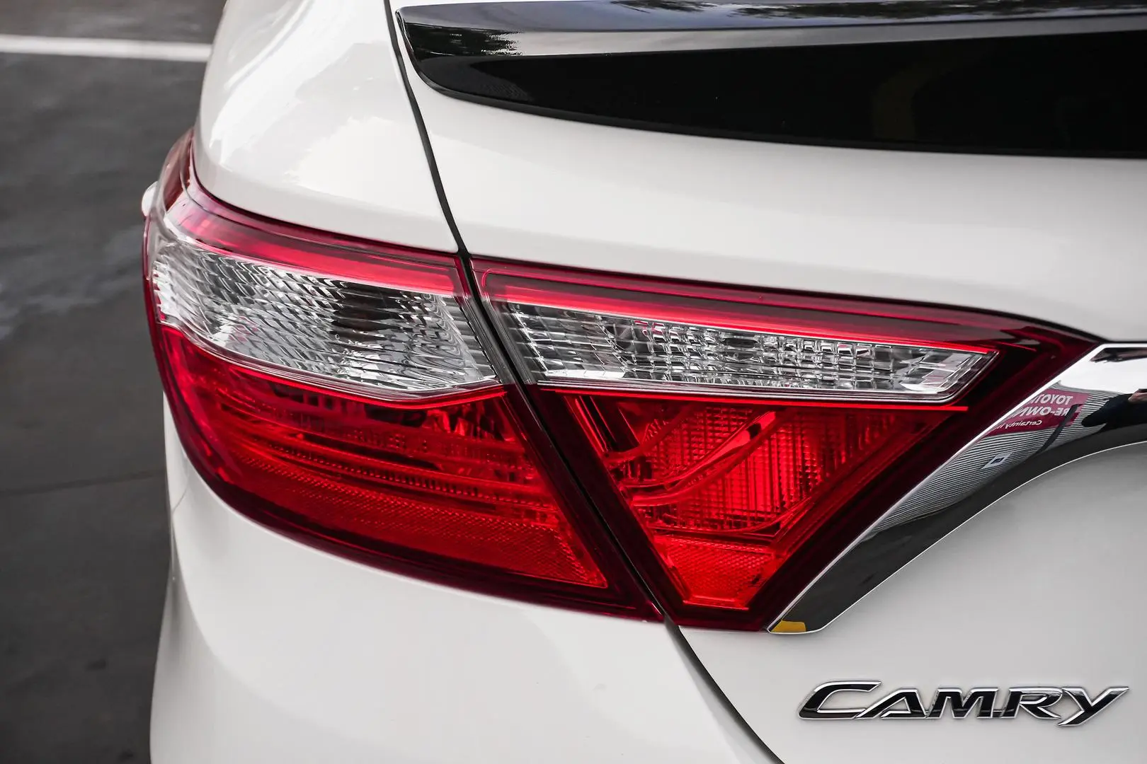 2017 Toyota Camry Gallery Image 8