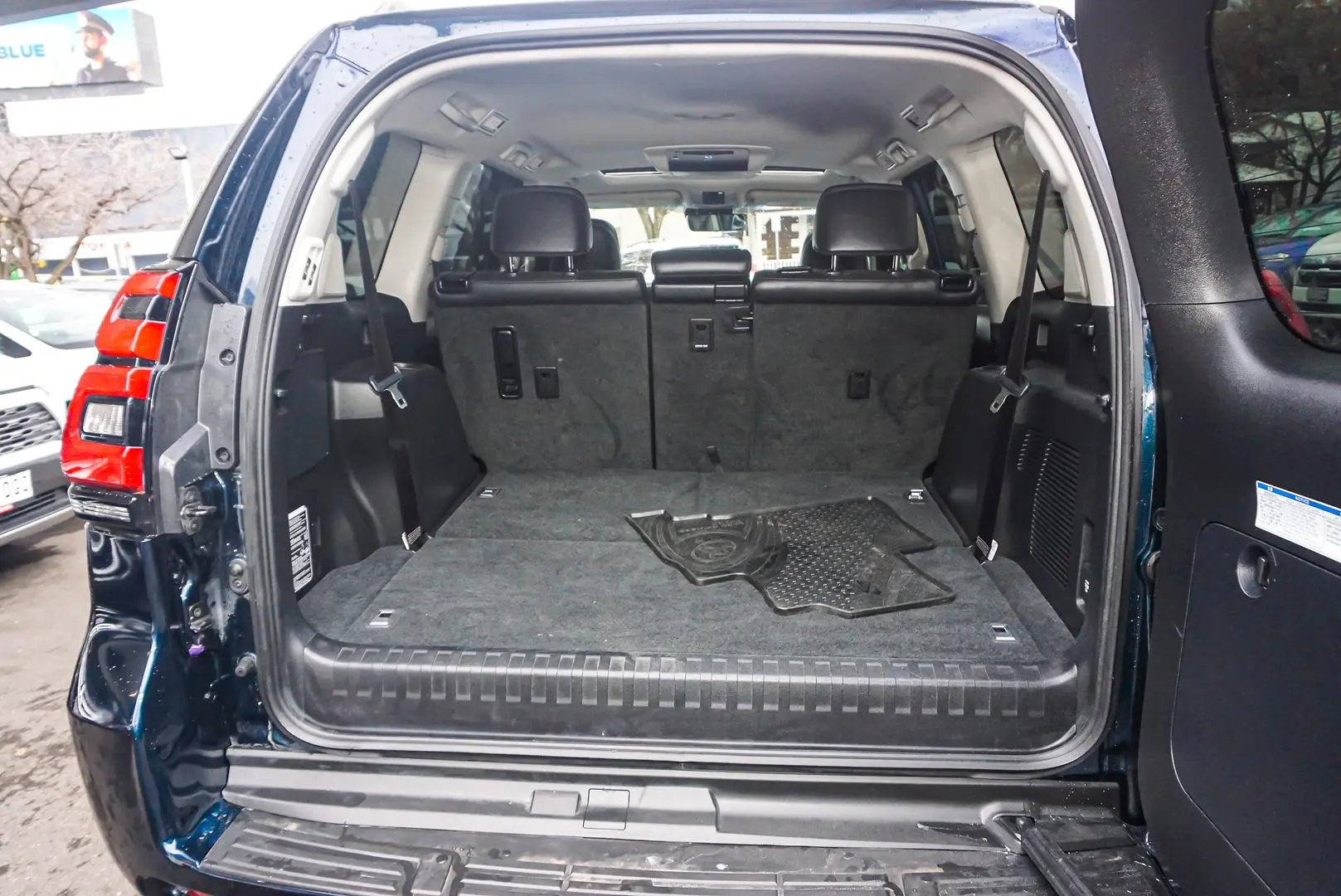 2021 Toyota Landcruiser Prado Gallery Image 11