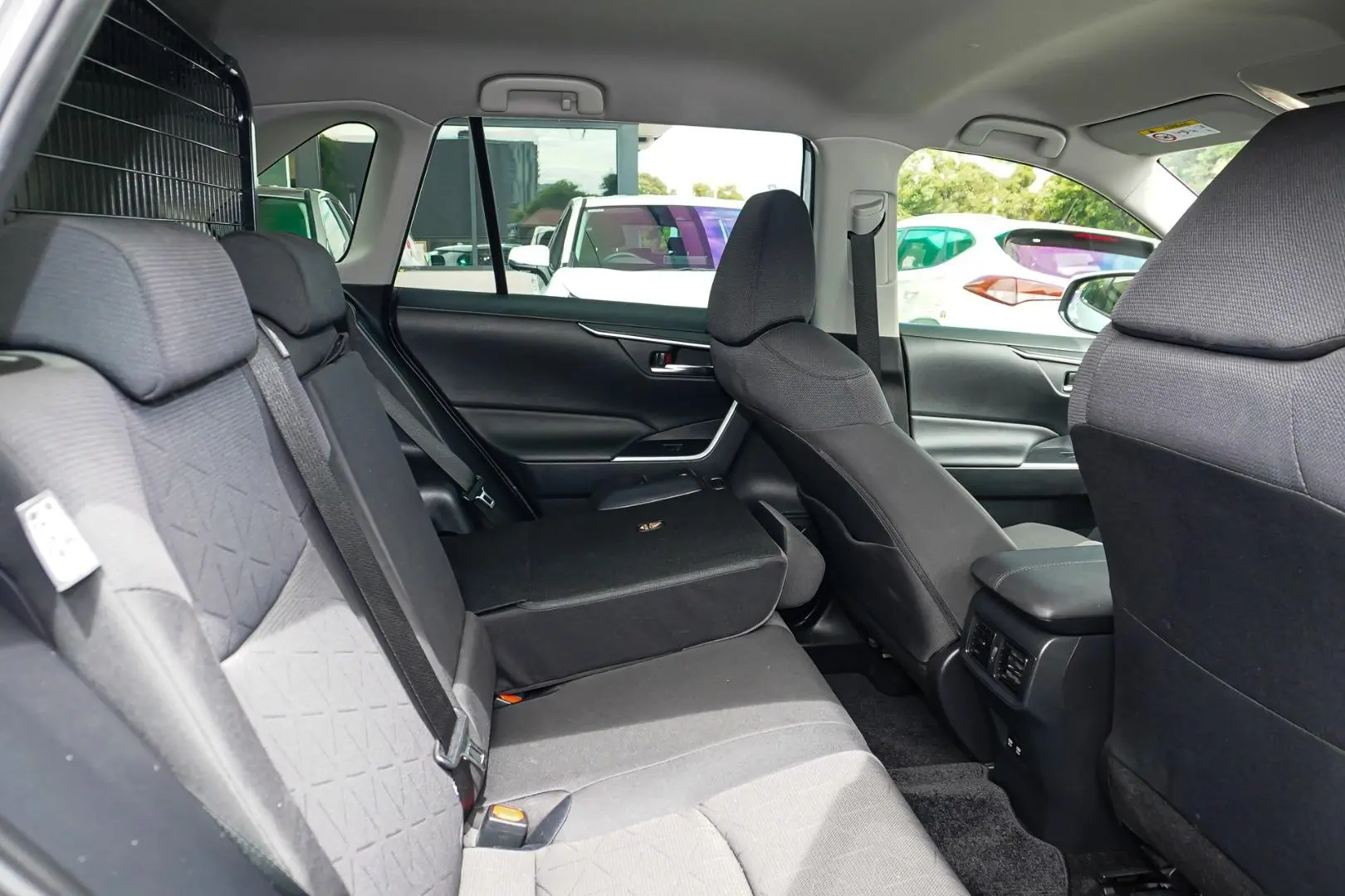 2022 Toyota RAV4 Gallery Image 8