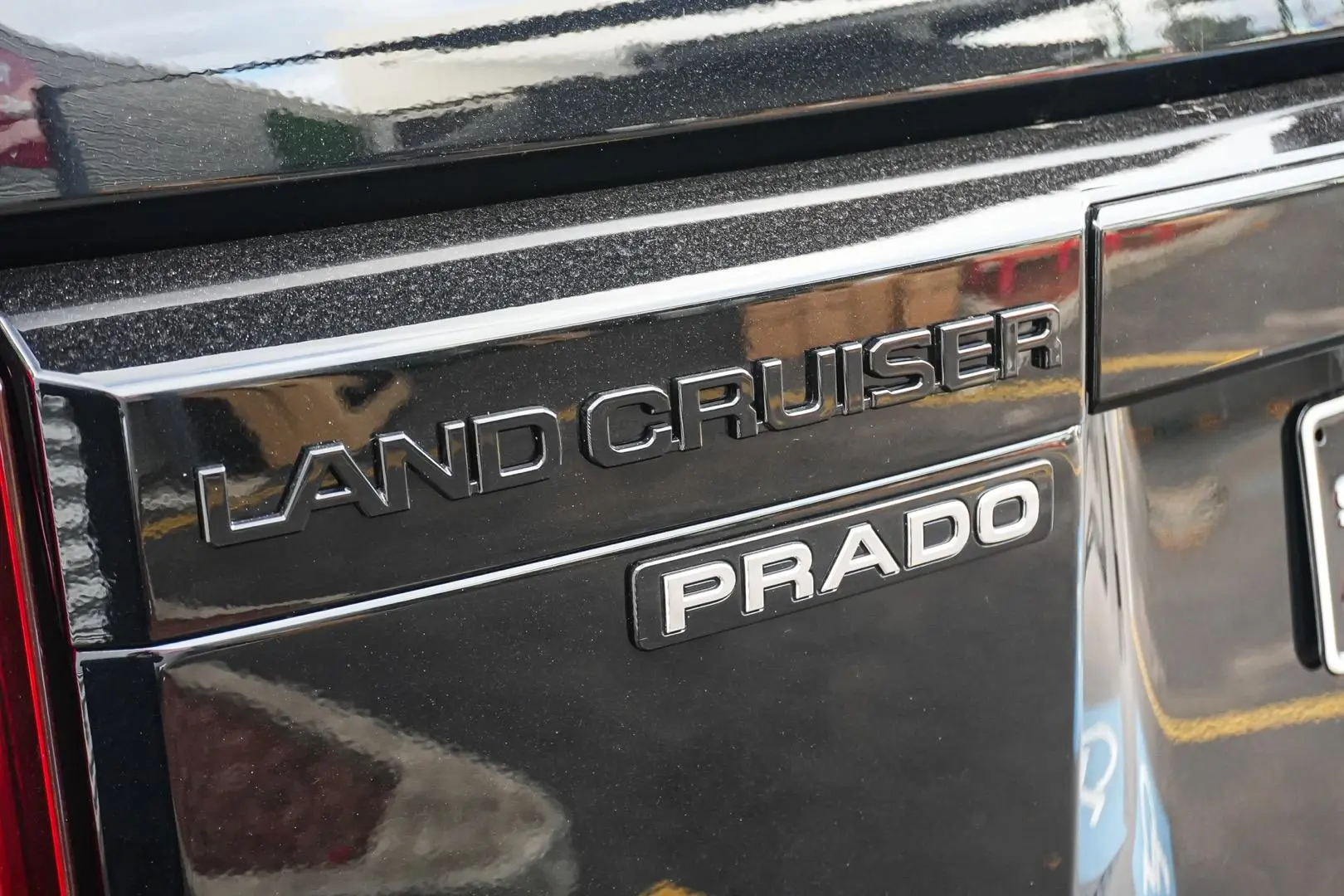 2025 Toyota Landcruiser Prado Gallery Image 15