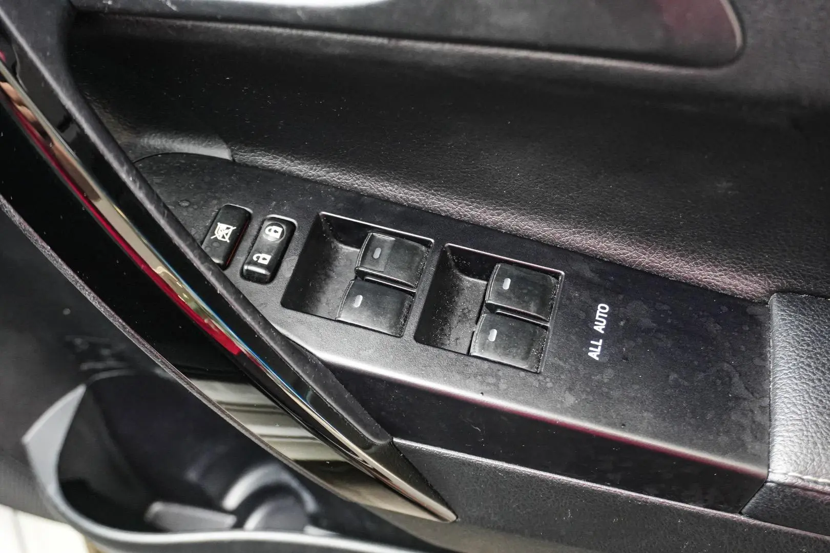 2017 Toyota Corolla Gallery Image 17