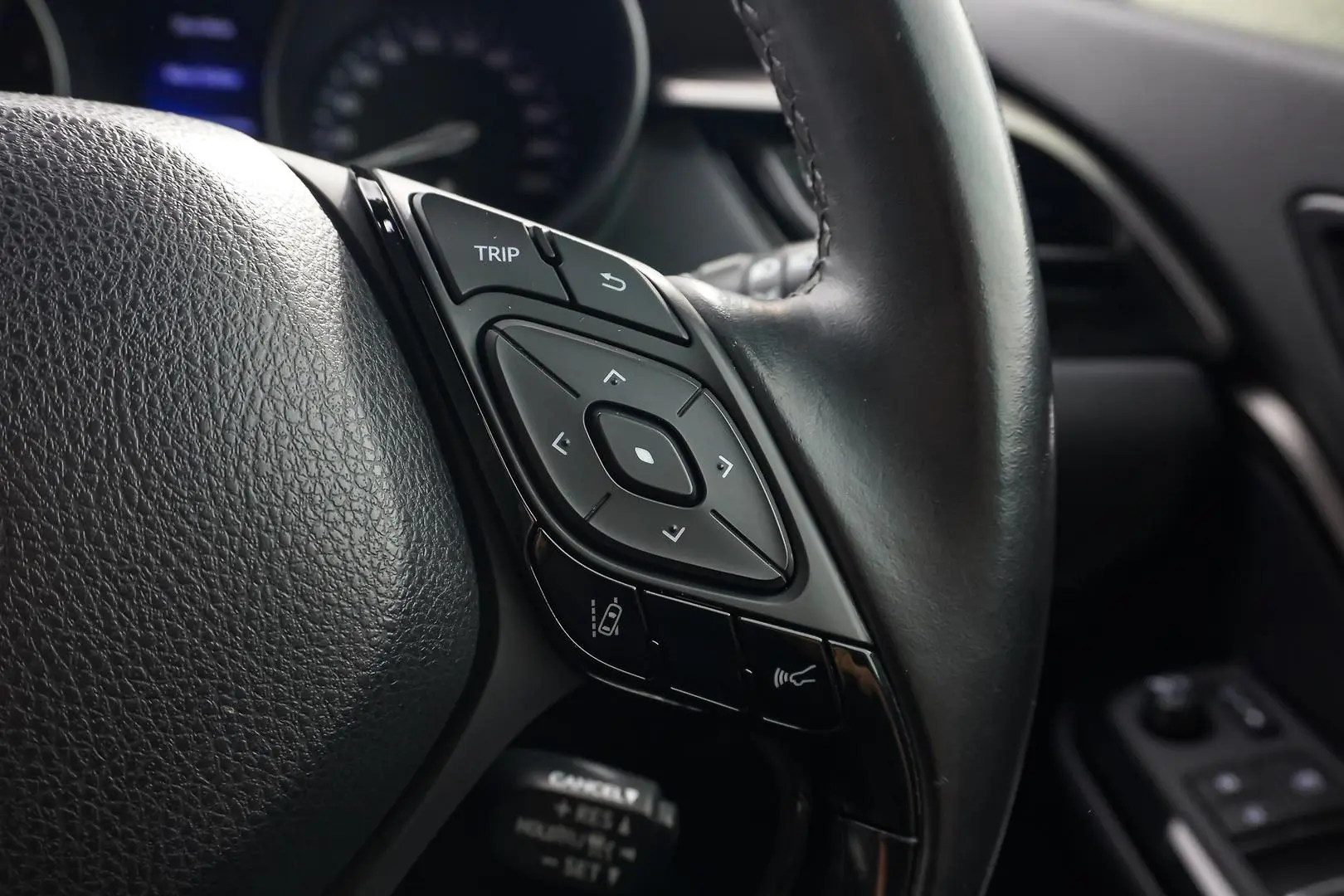 2017 Toyota C-HR Gallery Image 22