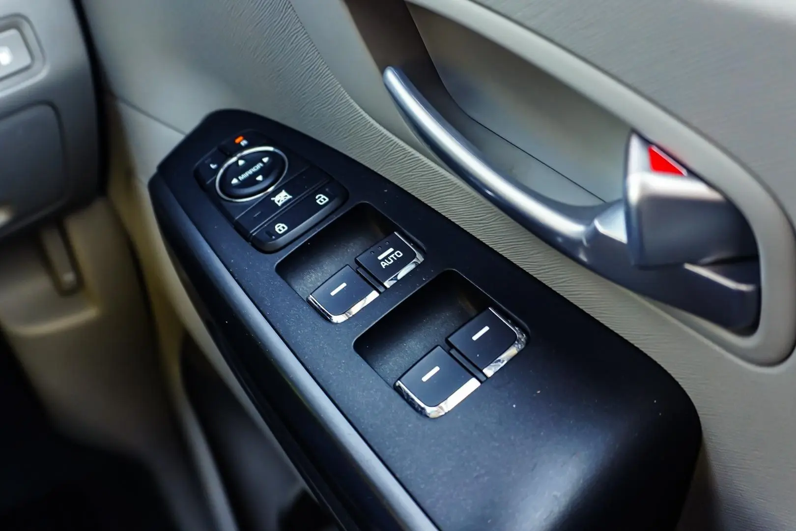 2020 Kia Carnival Gallery Image 22