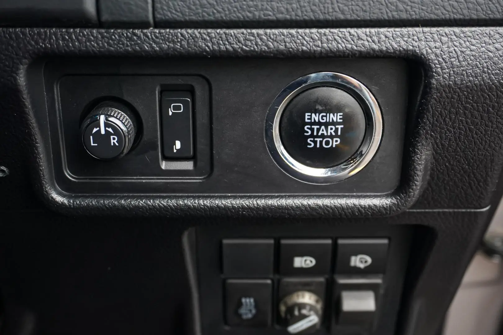 2018 Toyota Landcruiser Prado Gallery Image 28