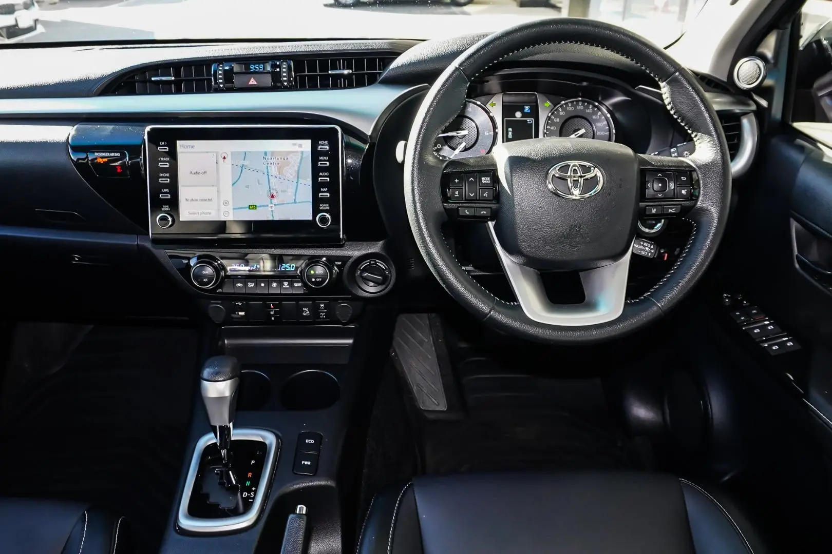 2022 Toyota Hilux Gallery Image 8