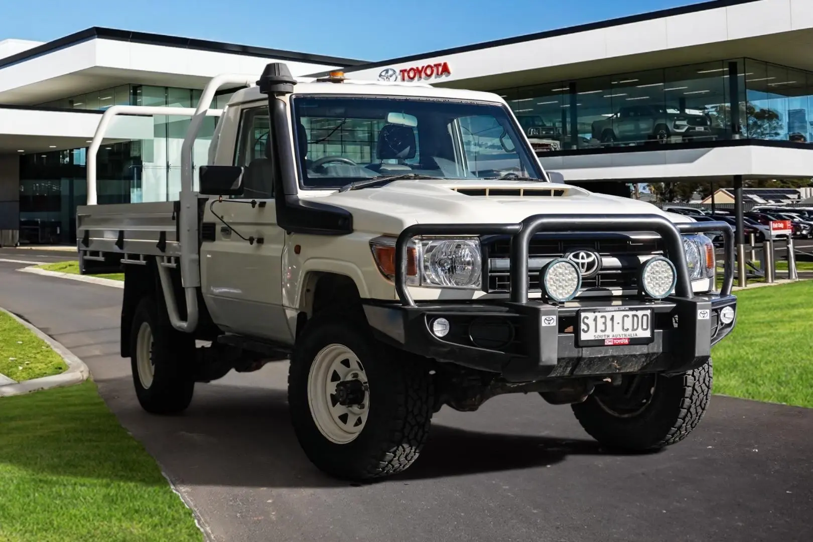 2019 Toyota Landcruiser Gallery Image 1