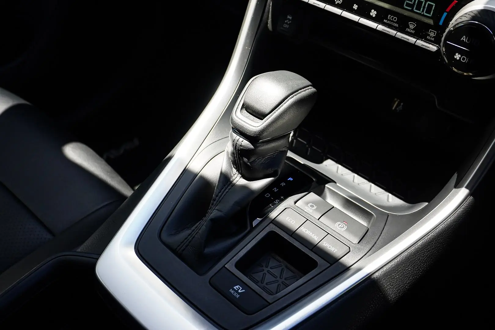 2024 Toyota RAV4 Gallery Image 19