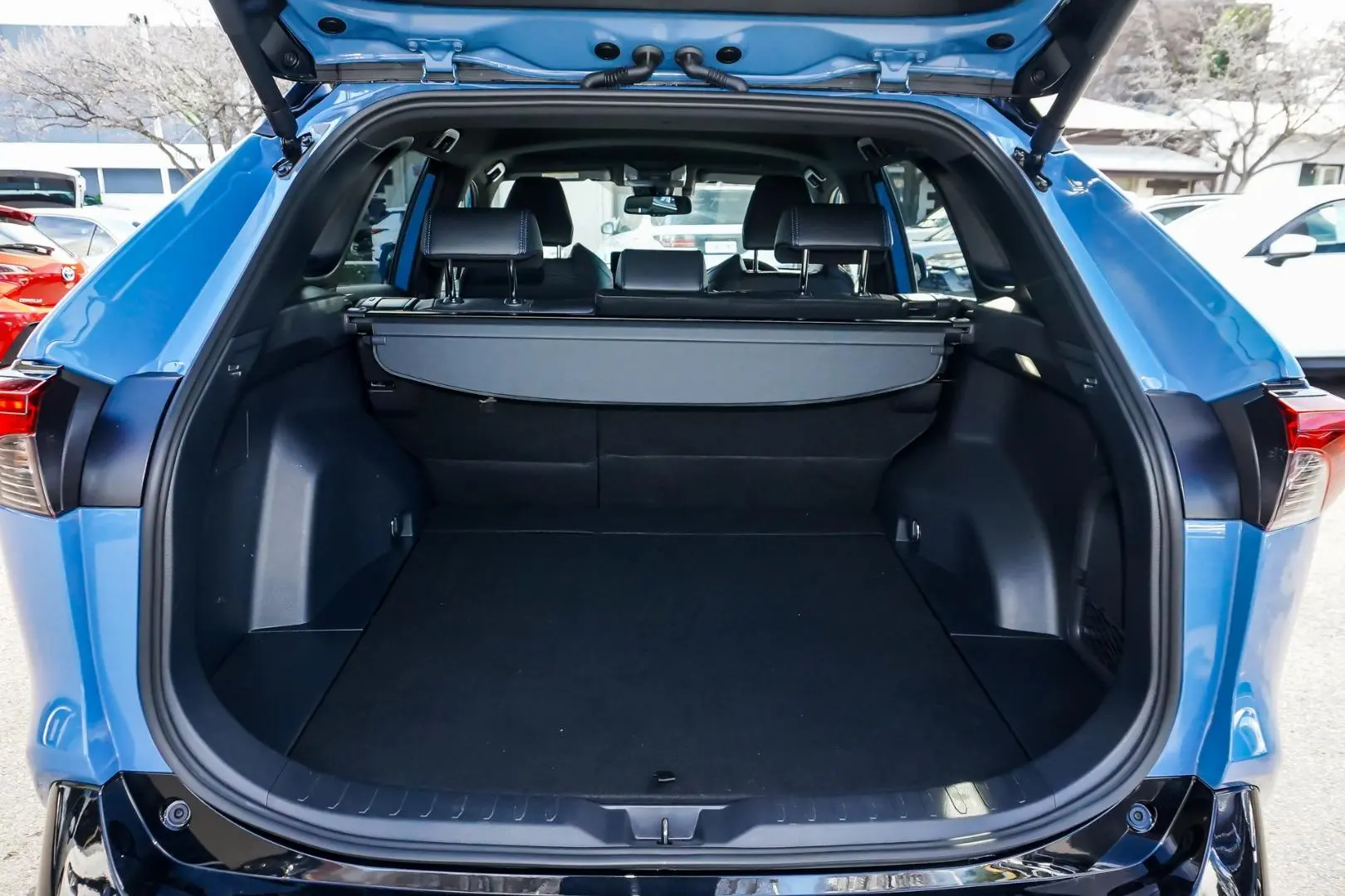 2025 Toyota RAV4 Gallery Image 10