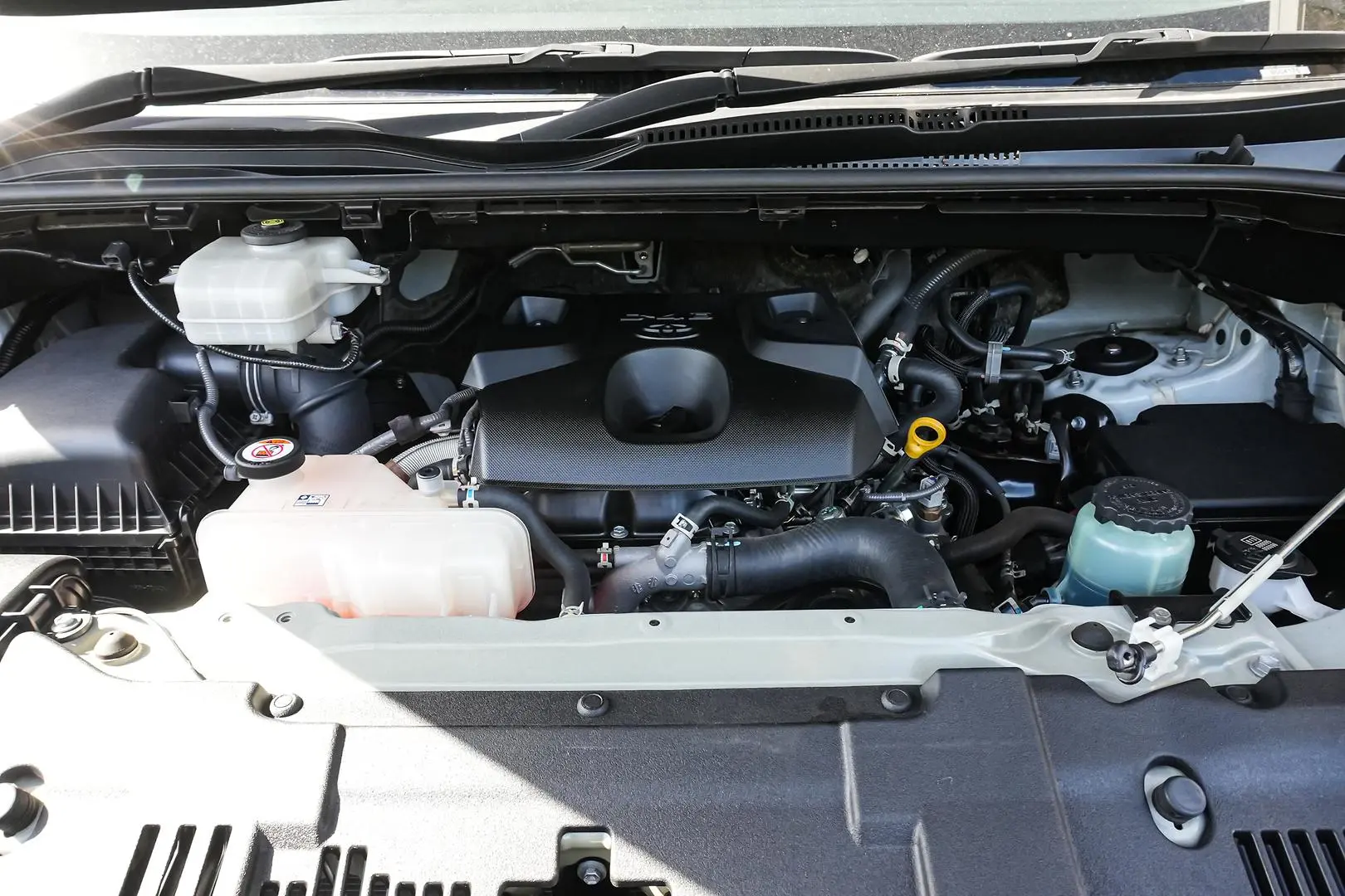 2022 Toyota Hiace Gallery Image 23