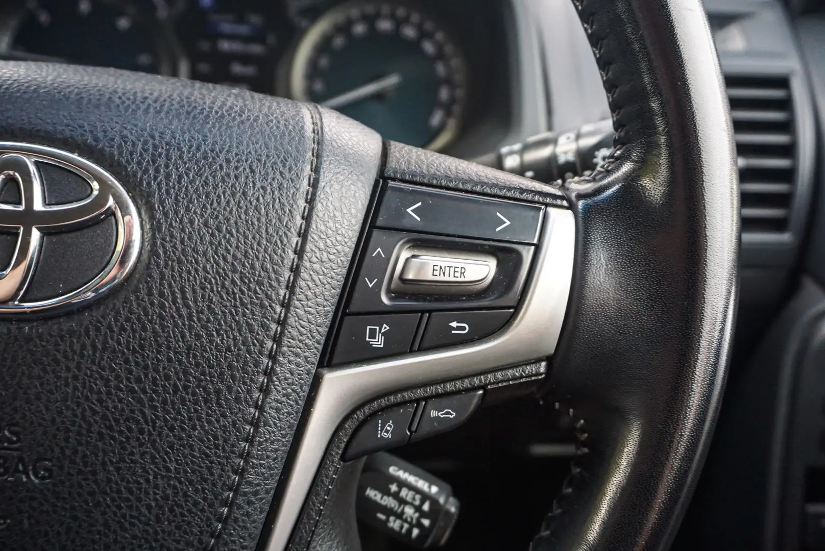 2018 Toyota Landcruiser Prado Gallery Image 19