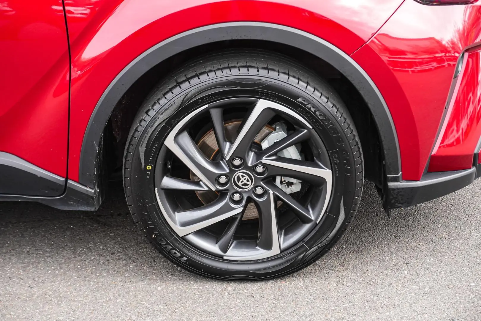 2021 Toyota C-HR Gallery Image 13