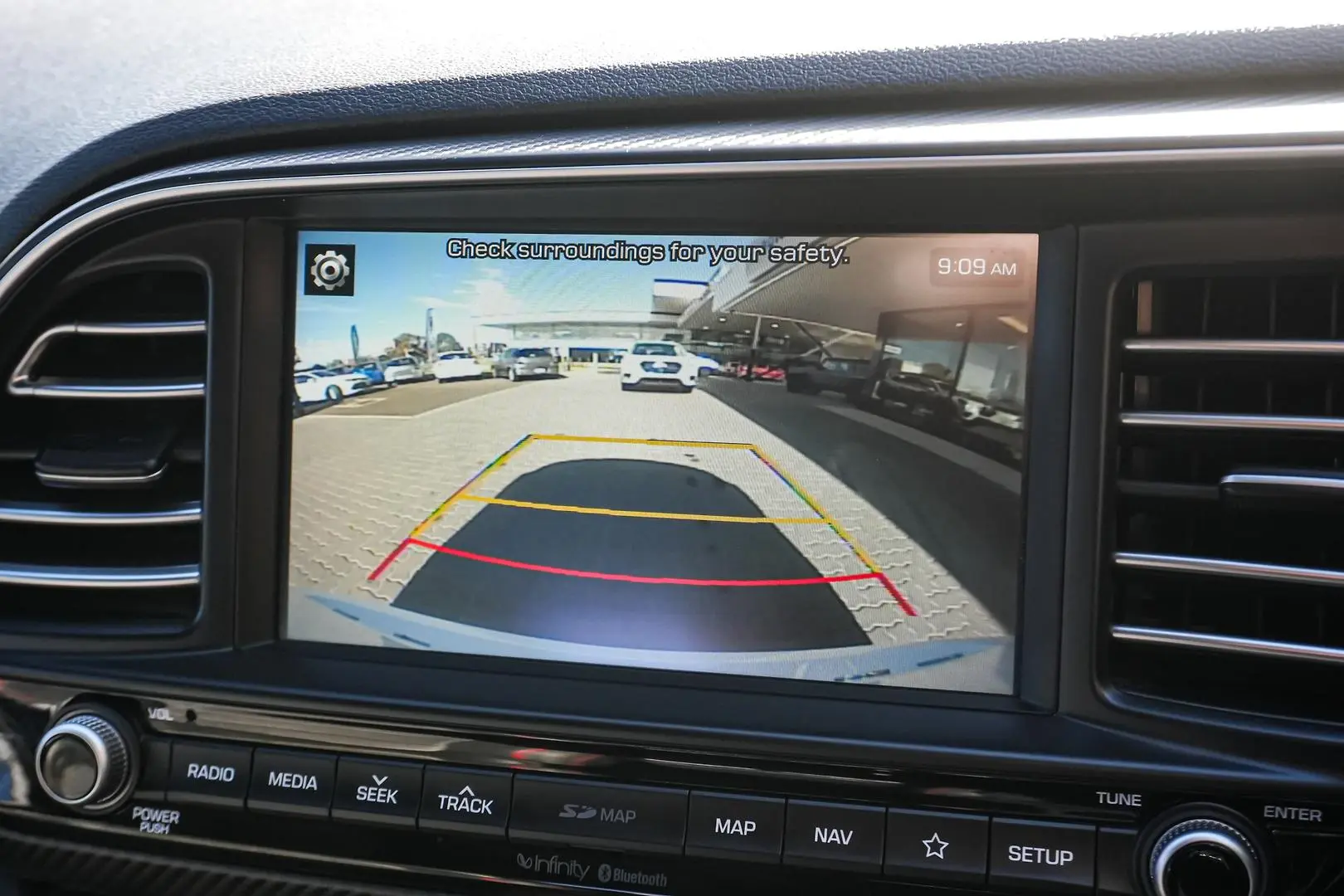 2019 Hyundai Elantra Gallery Image 23