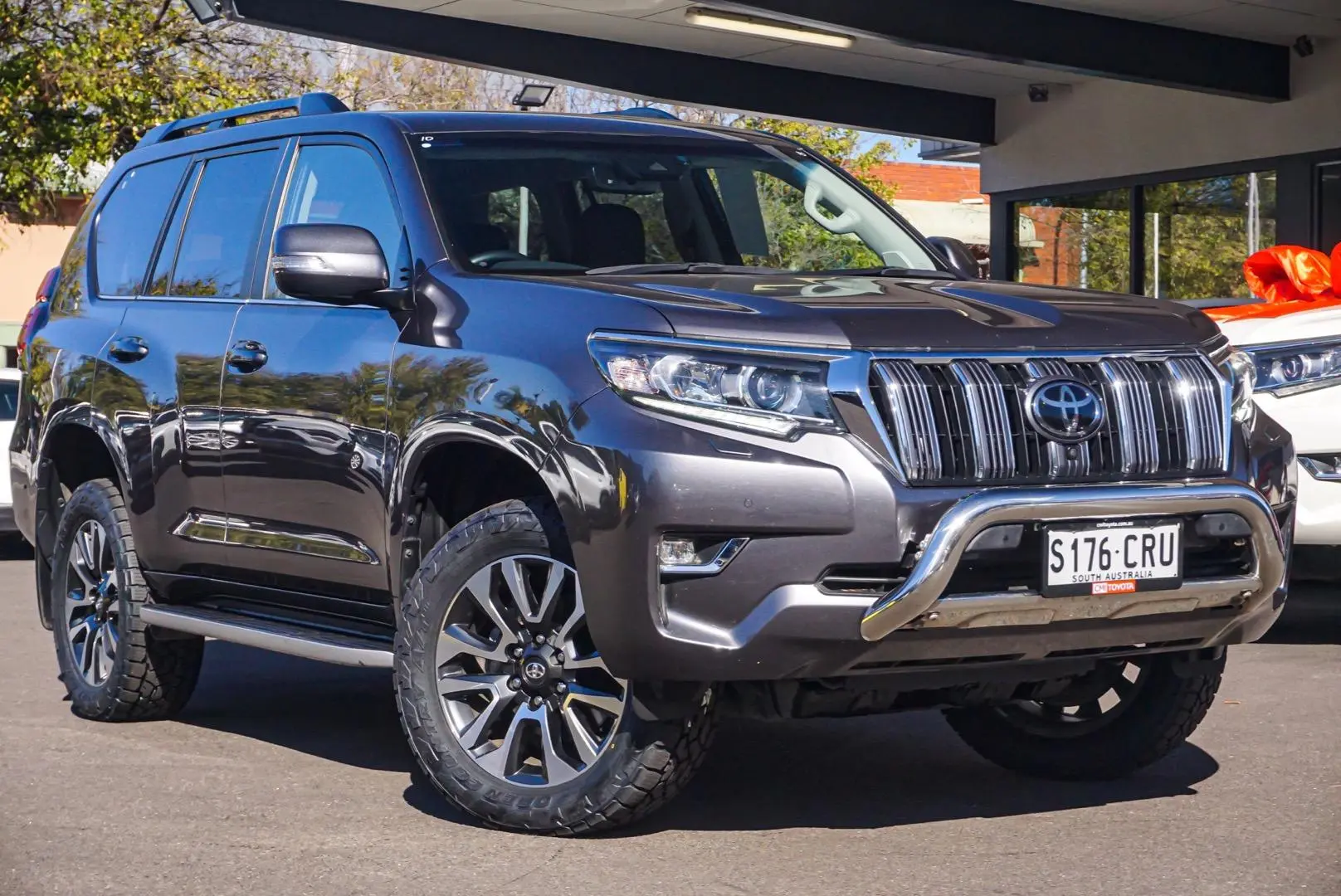 2022 Toyota Landcruiser Prado Gallery Image 2