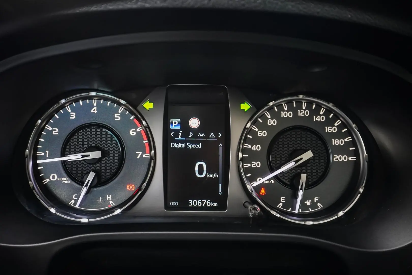 2020 Toyota Hilux Gallery Image 14