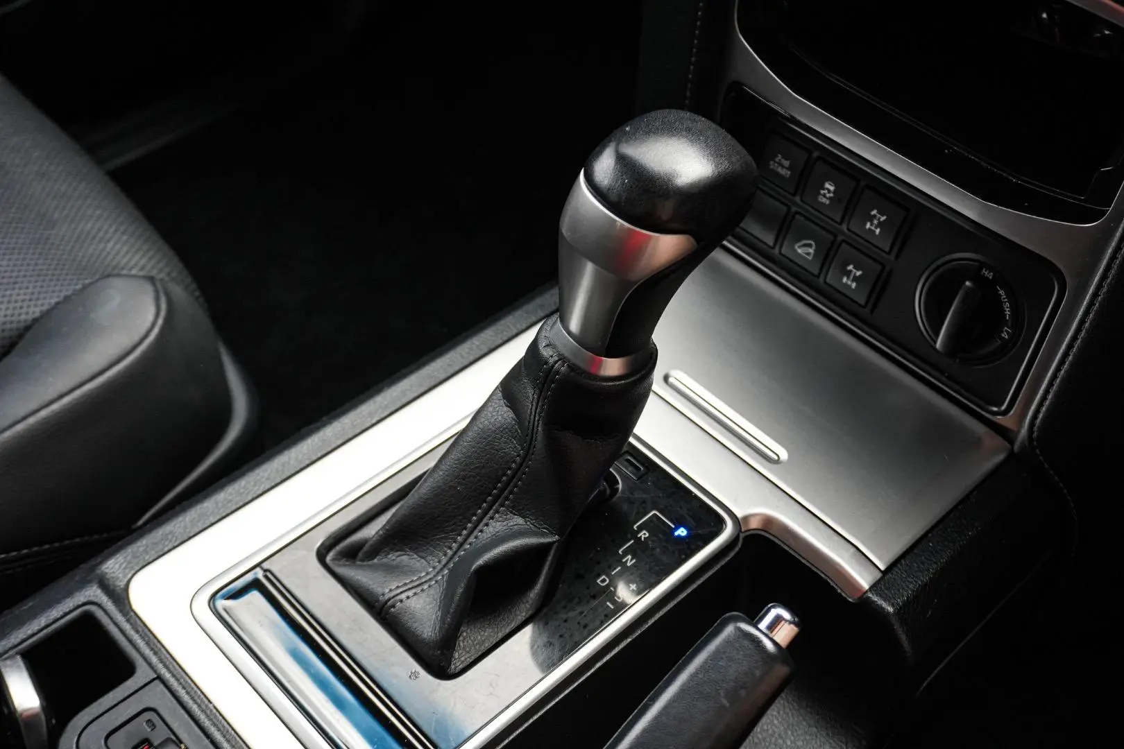 2021 Toyota Landcruiser Prado Gallery Image 18