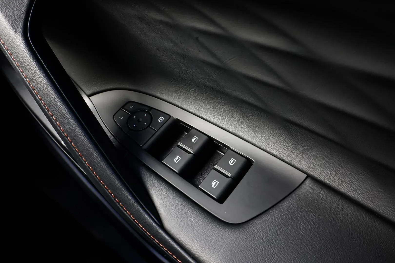 2024 MG HS Gallery Image 24