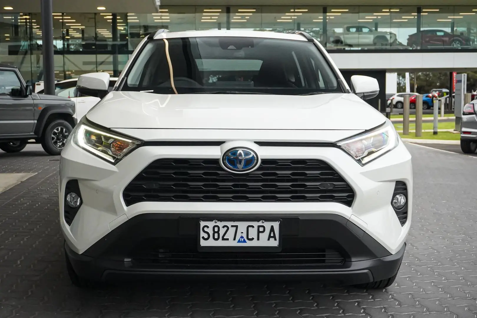 2019 Toyota RAV4 Gallery Image 5
