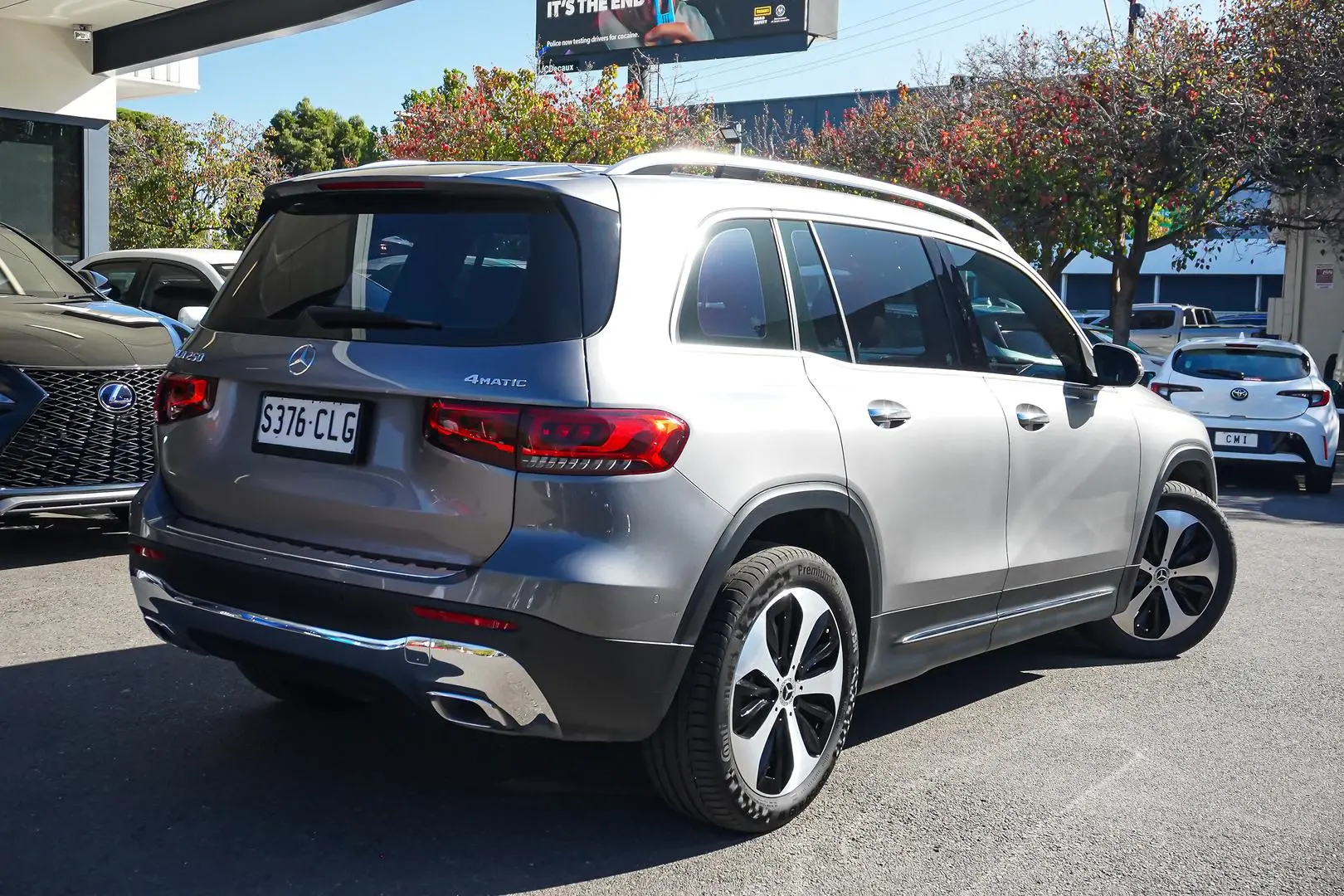 2021 Mercedes-Benz GLB-Class Gallery Image 3