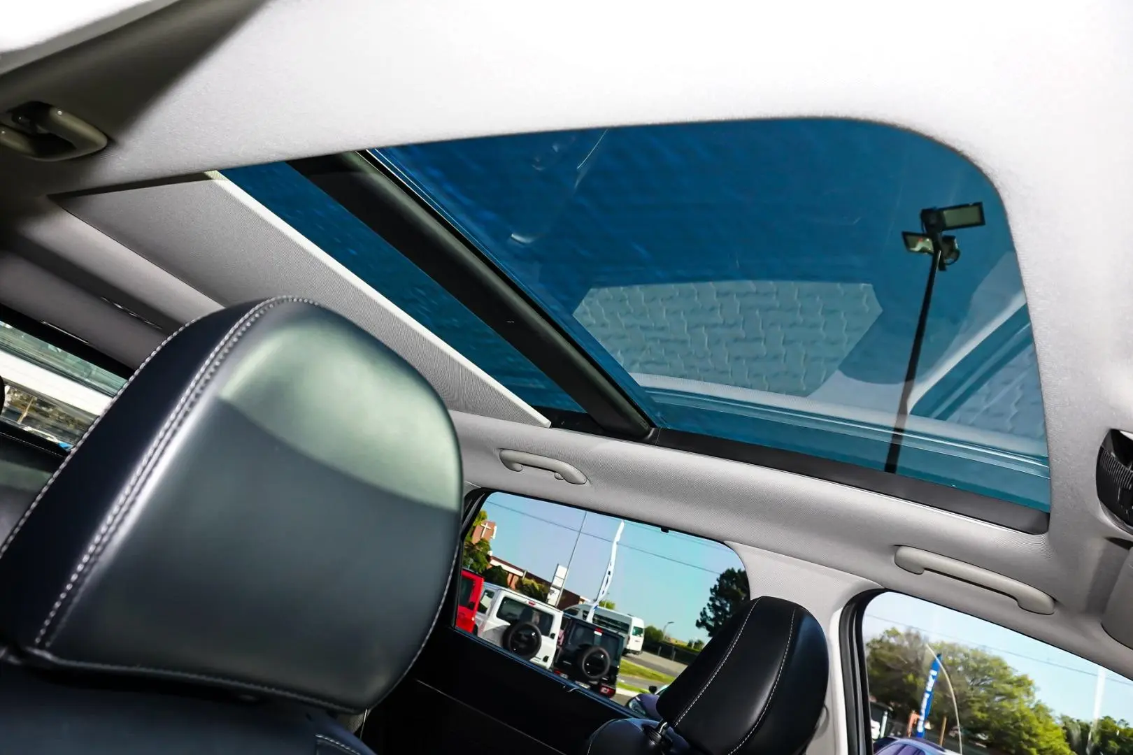 2020 Kia Sorento Gallery Image 8
