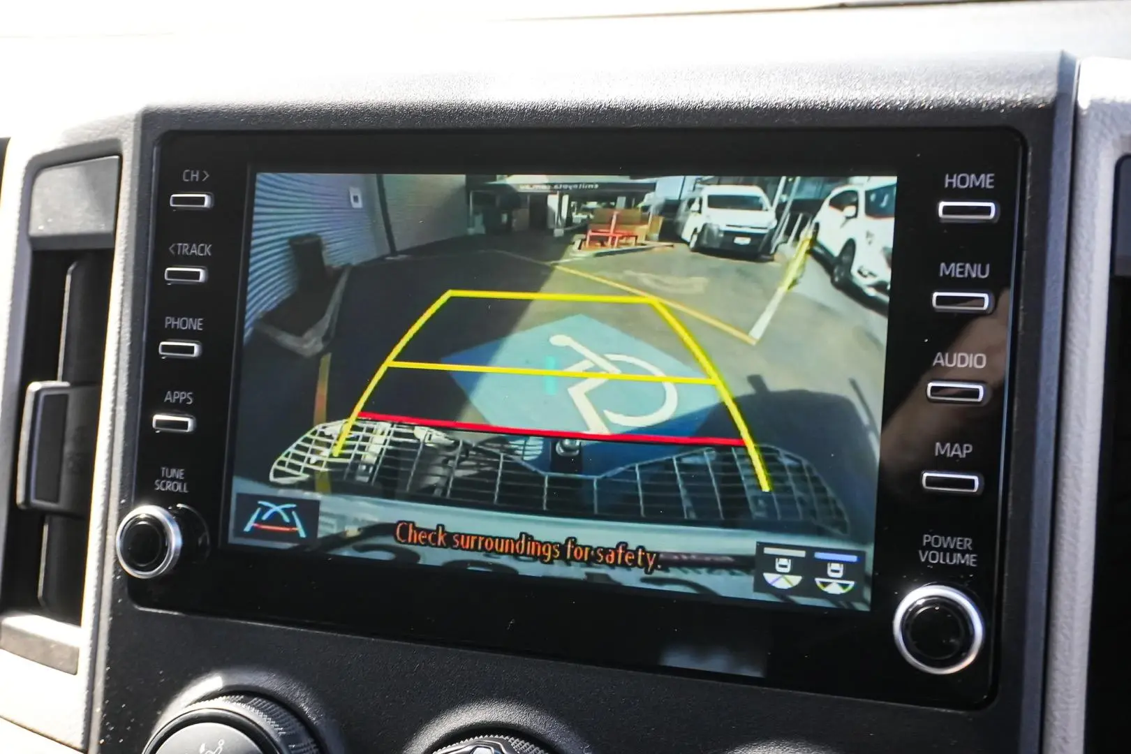 2021 Toyota Hiace Gallery Image 22