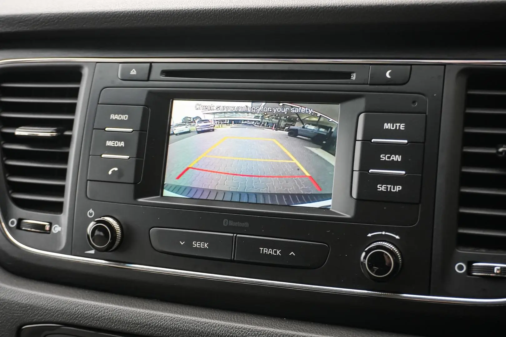 2018 Kia Carnival Gallery Image 24