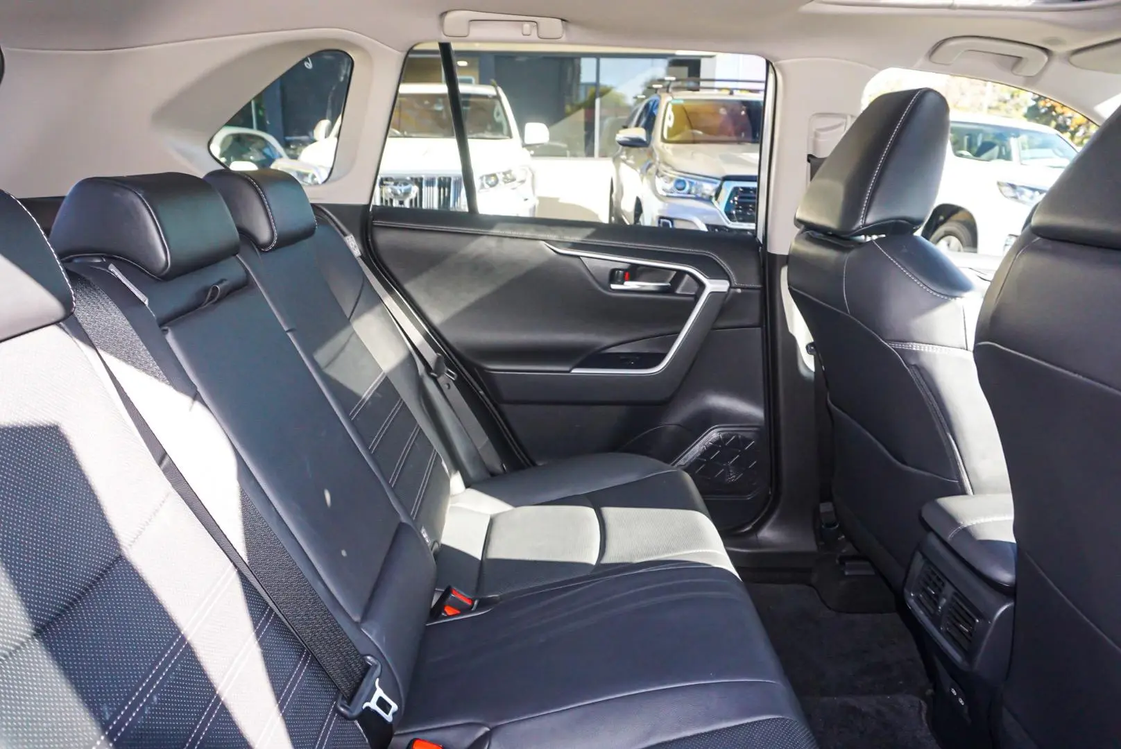 2022 Toyota RAV4 Gallery Image 8
