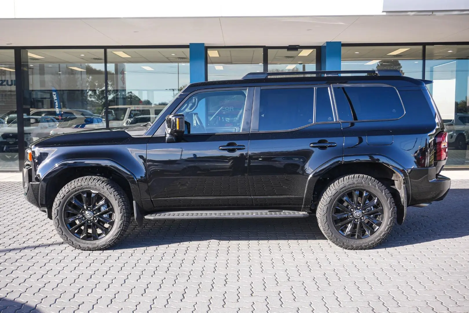 2024 Toyota Landcruiser Prado Gallery Image 4
