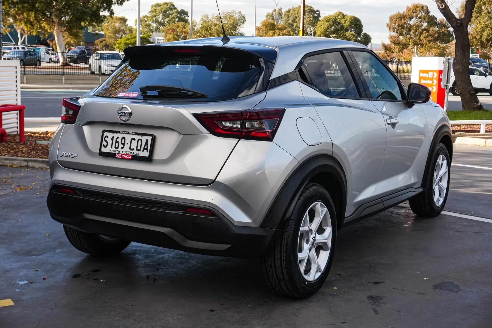 2021 Nissan JUKE Gallery Image 3