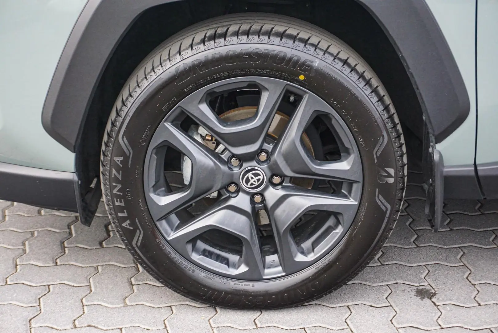 2022 Toyota RAV4 Gallery Image 13