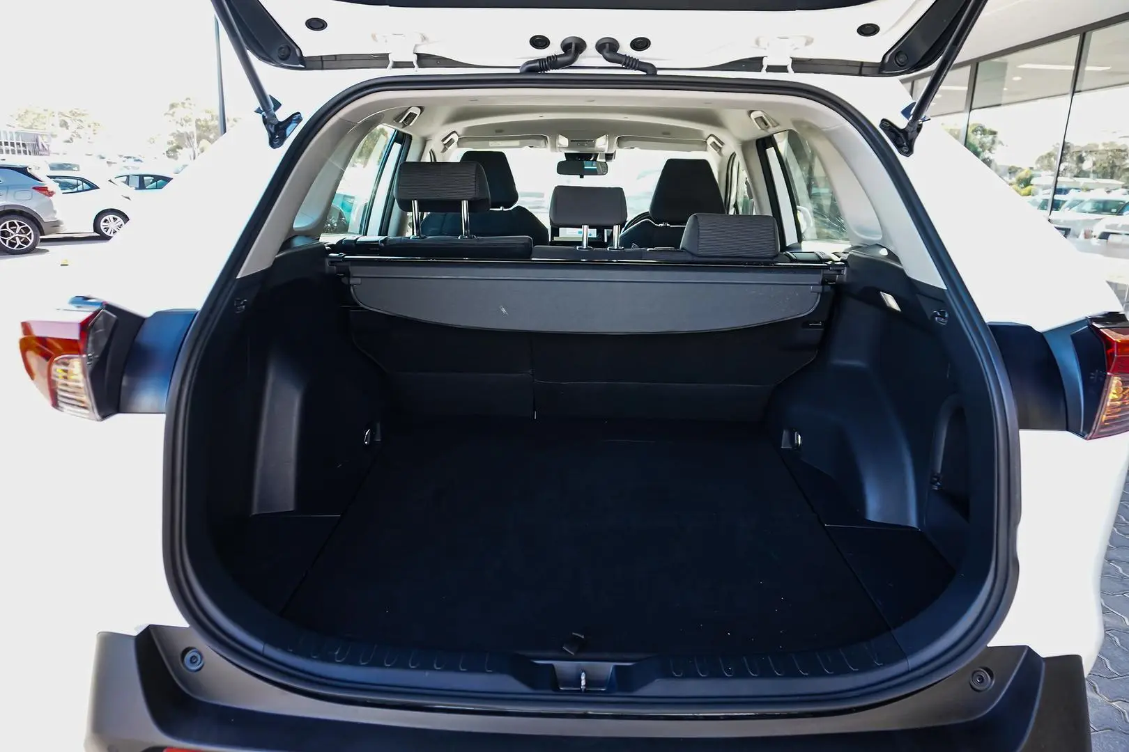 2024 Toyota RAV4 Gallery Image 10